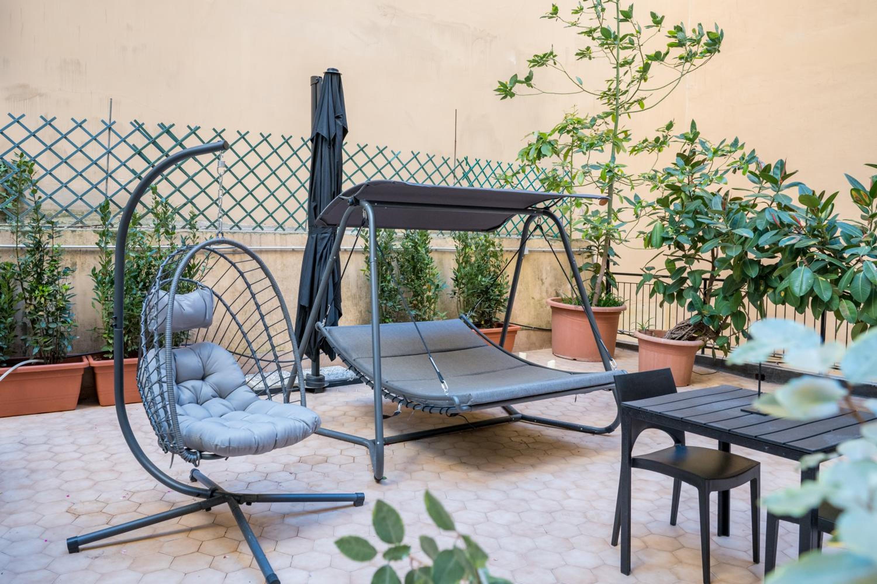 Salvator Rosa Rooms - Di fronte alla Metro, Terrazza & Self Check in