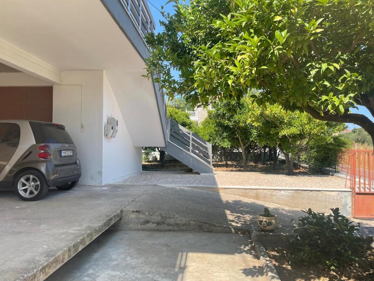 Kouneli's House with Garden