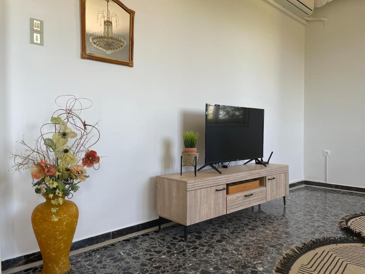 Kouneli's House with Garden