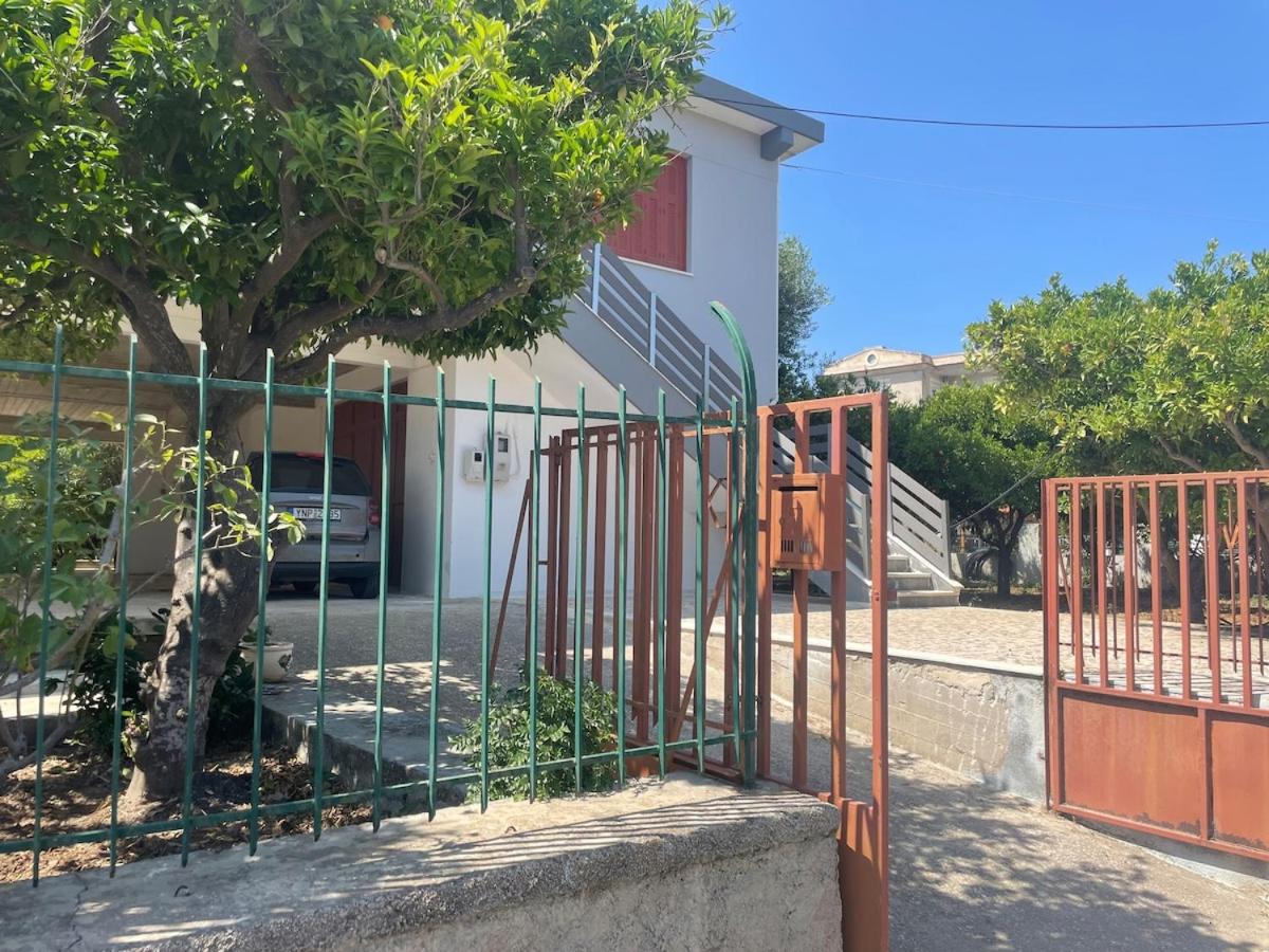 Kouneli's House with Garden