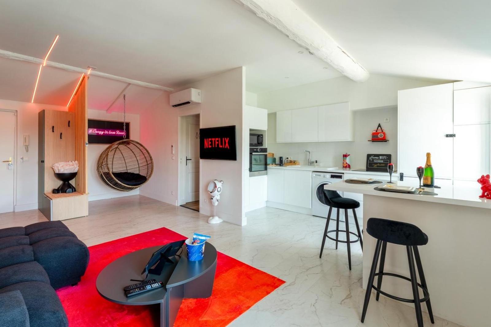 Suite craz'in Love Room, jacuzzi, cinéma, Camargue