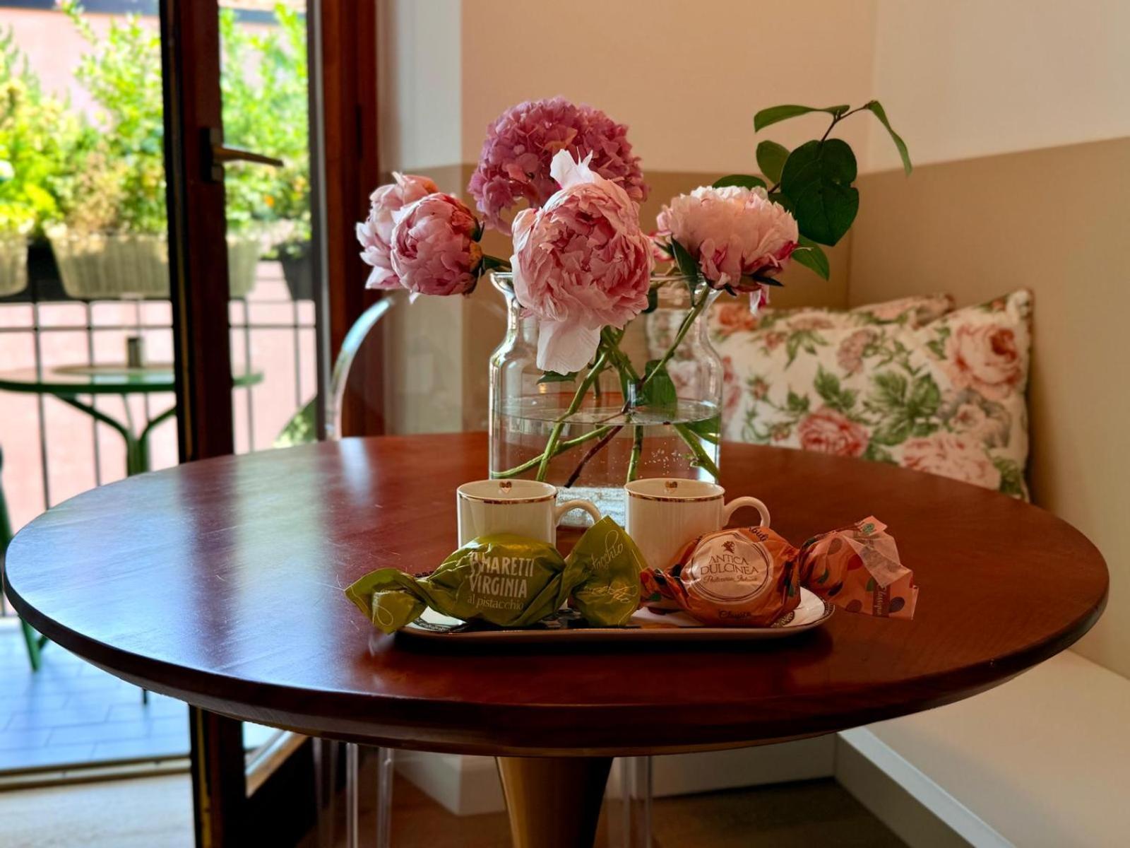 Casa Estia - MiCo, Fiera Milano, CityLife, San Siro, Metro 2 min - Refined Historic Apartment