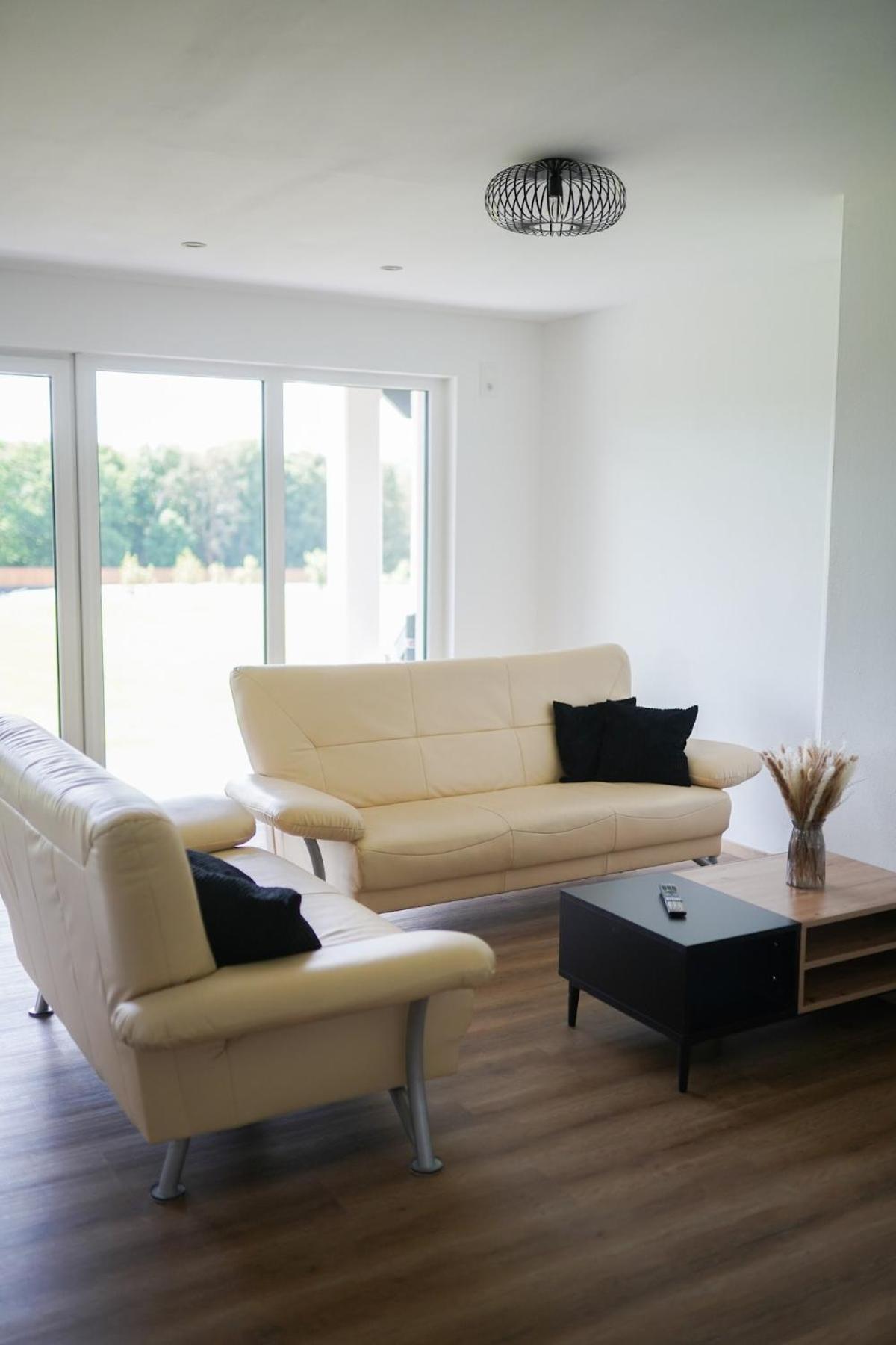 Moderne Bauernhof Wohnung mitten in der Natur
