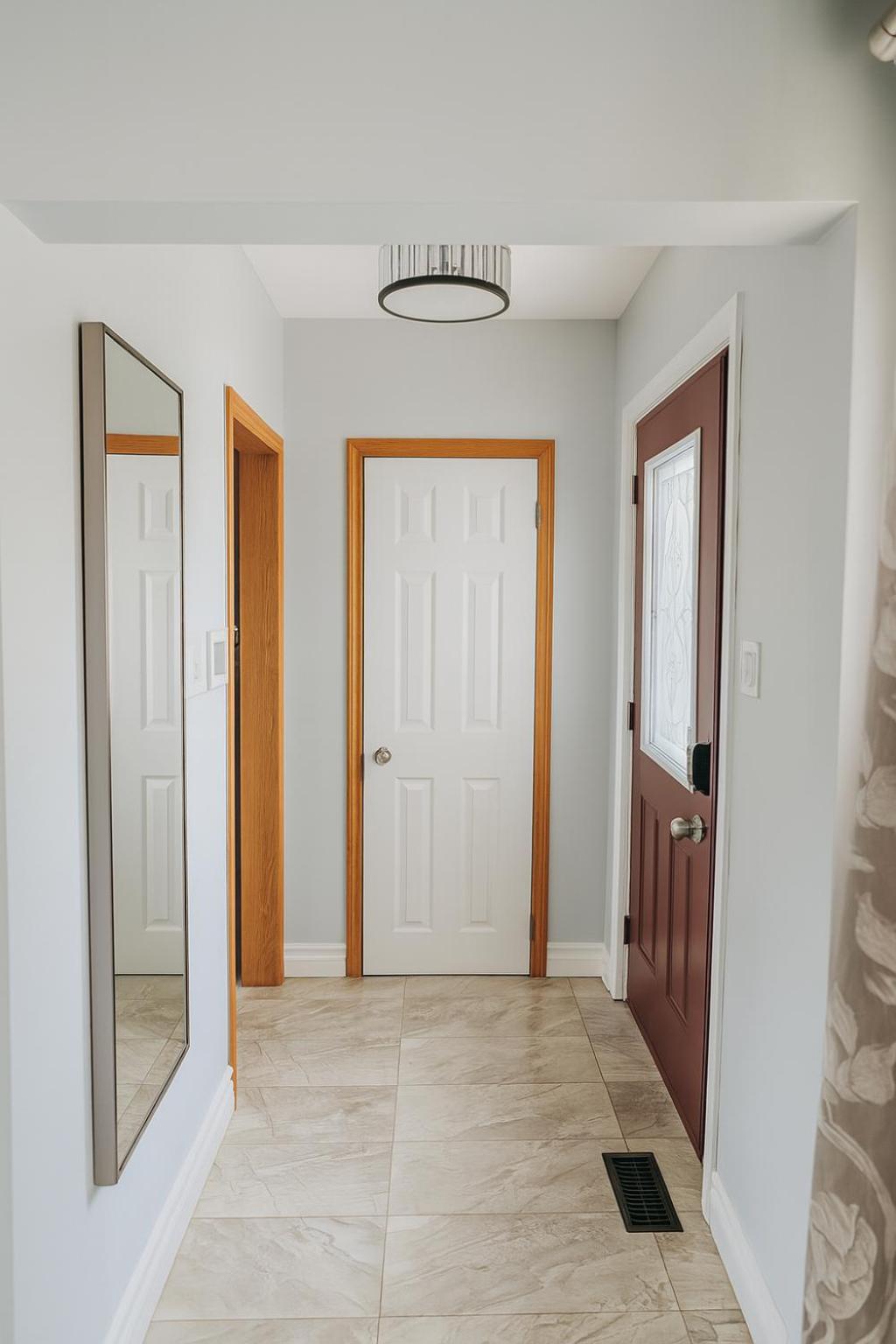 Newly Renovated 3BR North York Bungalow with Backyard Patio & Volleyball Set! Close to Rogers Stadium, TTC Subway Access, Perfect for Family Travel, Group 