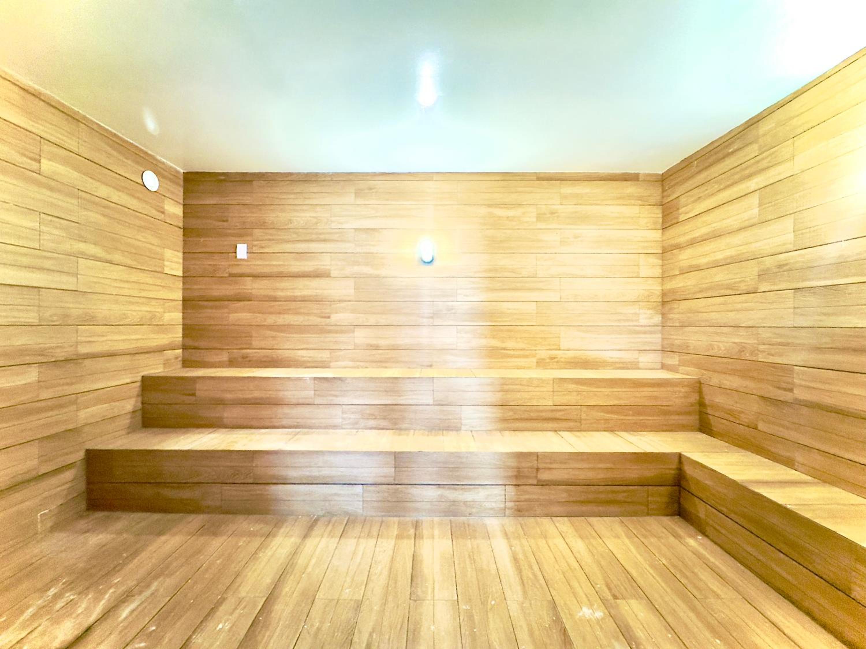 Aptos Pé na Areia Vista Mar Condomínio Resort Completo com Piscina borda Infinita, Beach Tennis, Academia, Sala de Jogos, Brinquedoteca, Playground e Porta