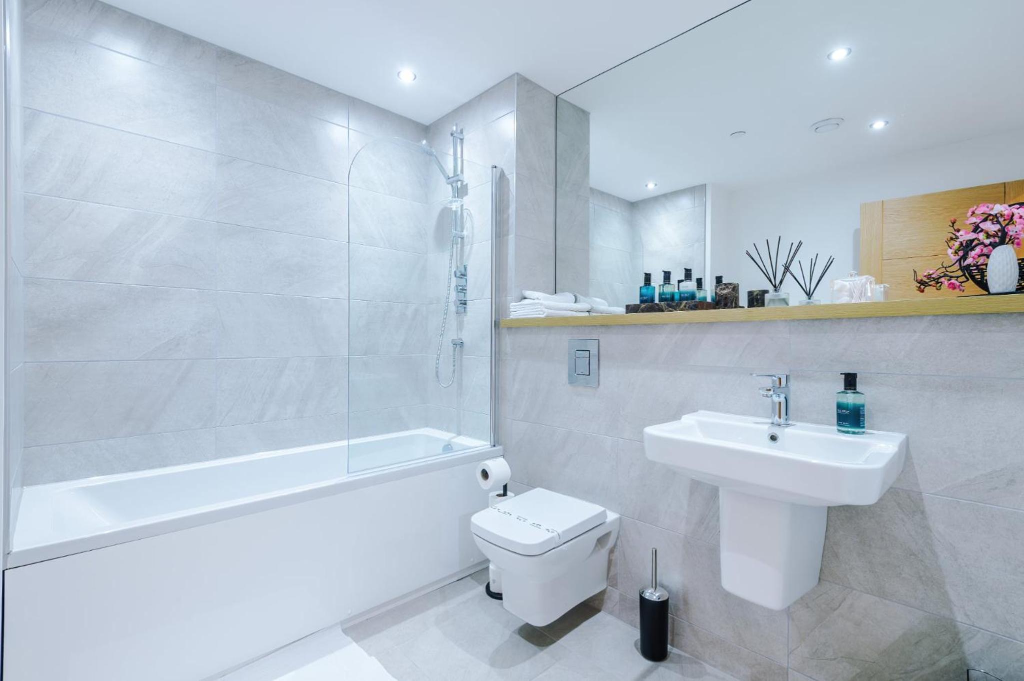 Hiroshi Ryokan - Tokyo Suite - Leeds City Centre