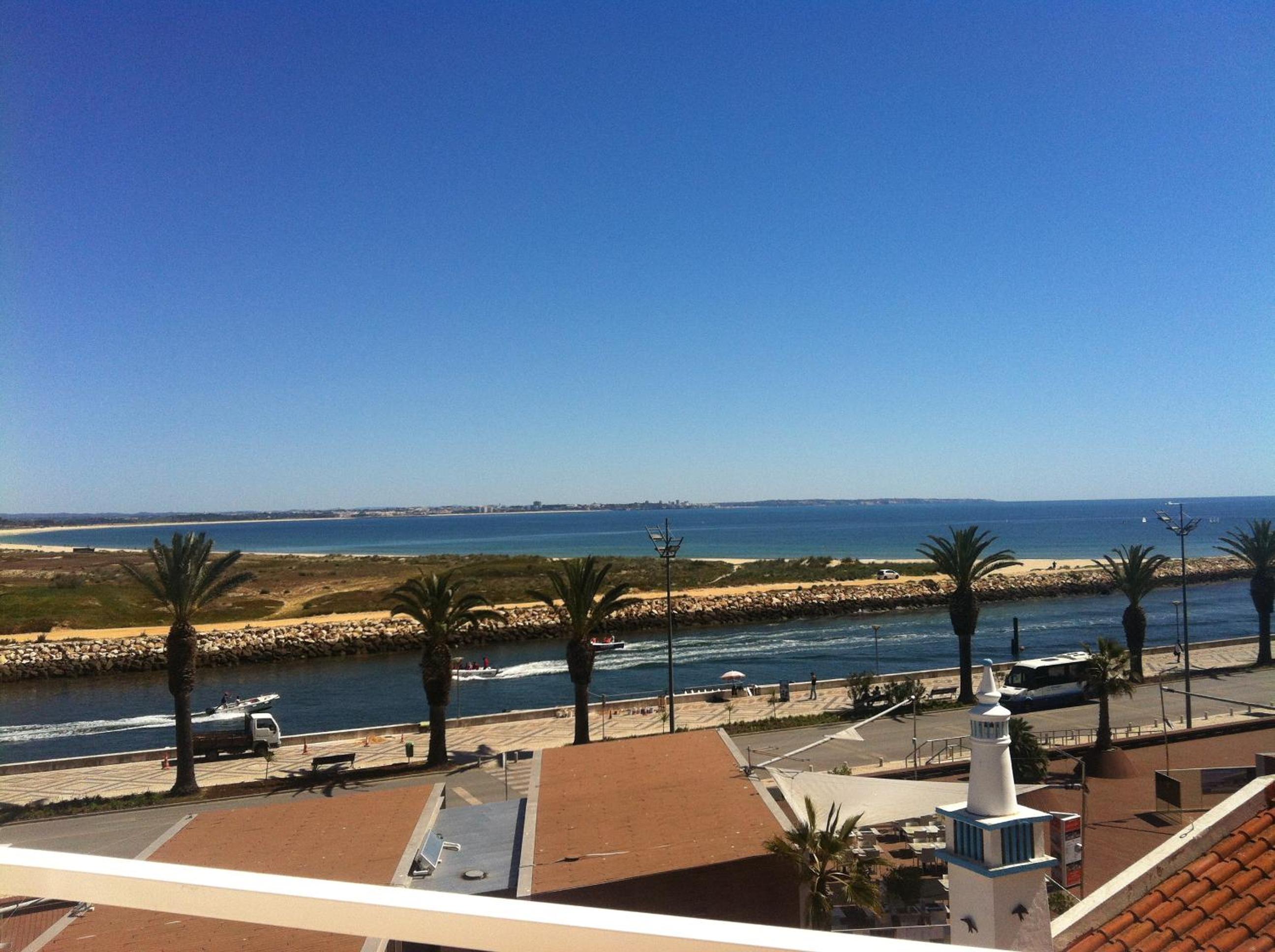 Casas da Barroca view 4