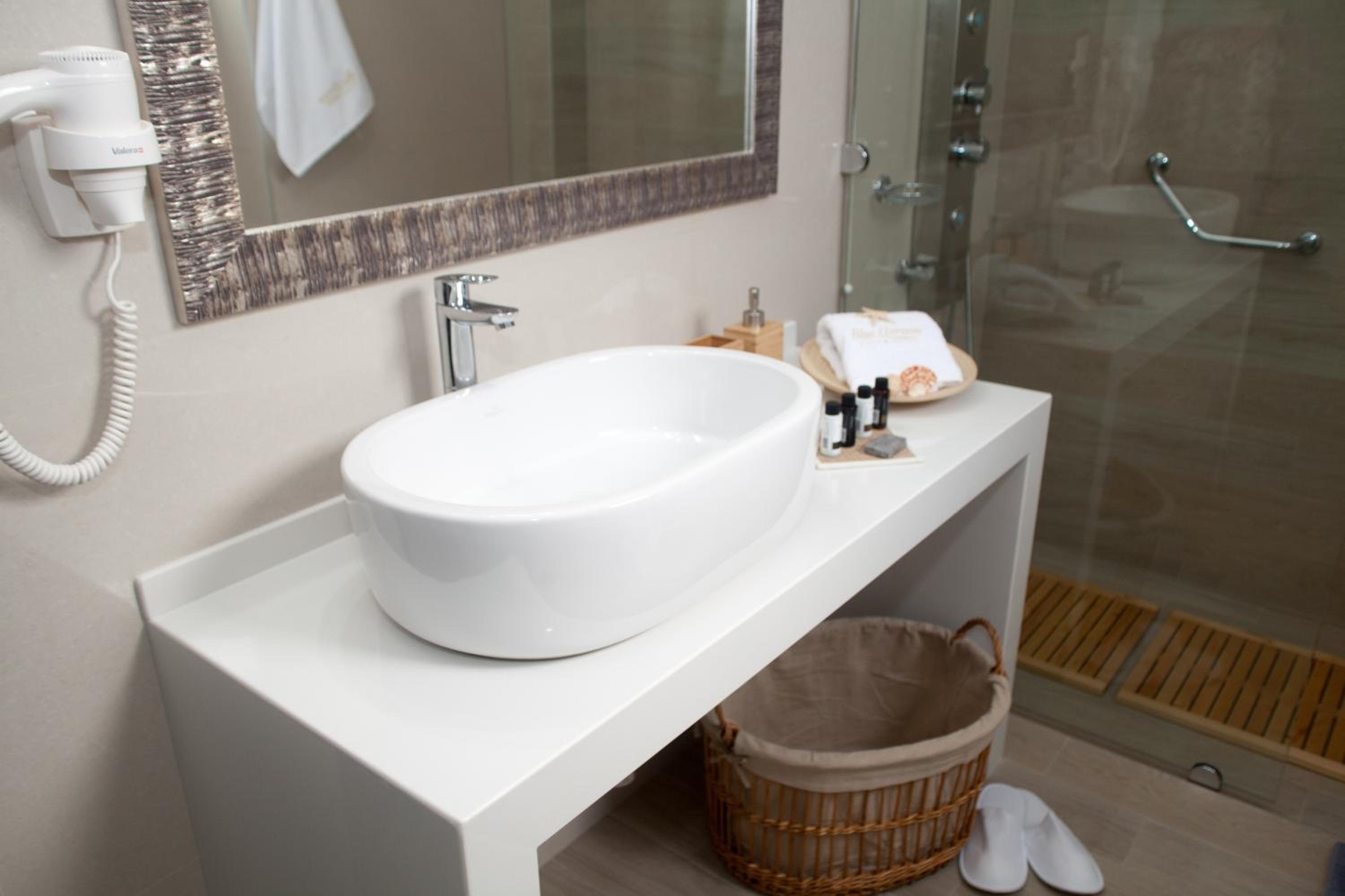 Blue Horizon Villa & Suites