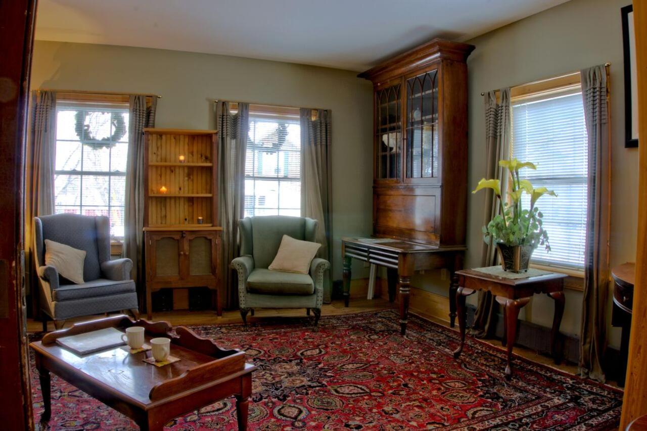Emilyville Inn