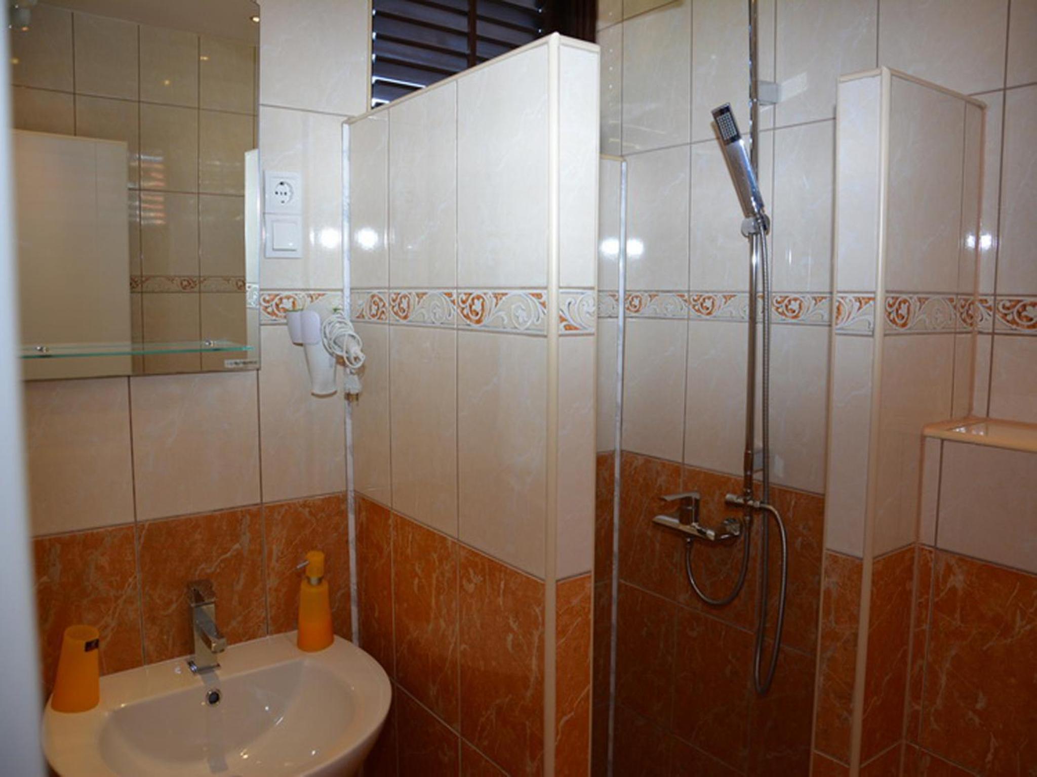 Photo 48