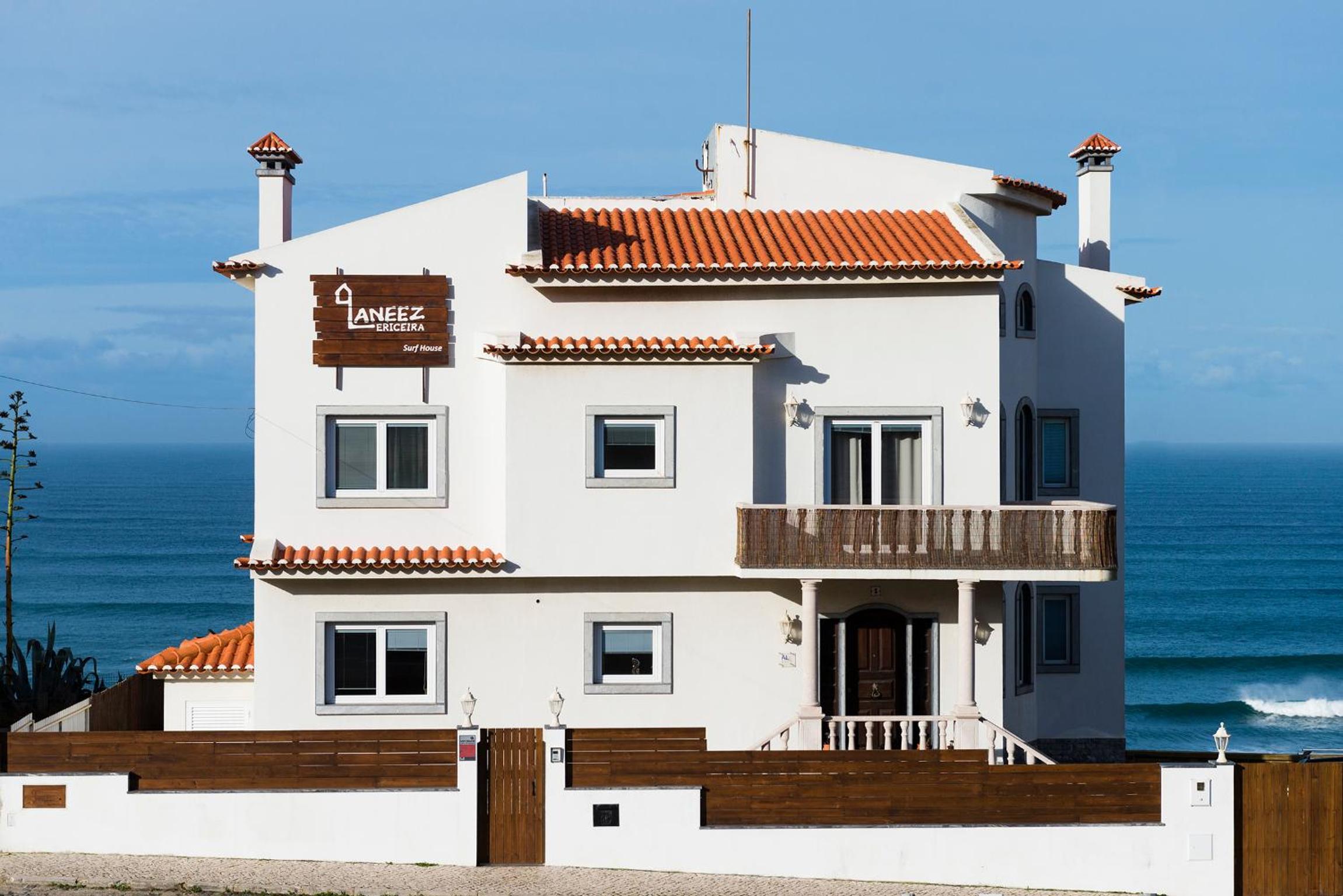 Hotel Laneez Ericeira Surf House - Image 1