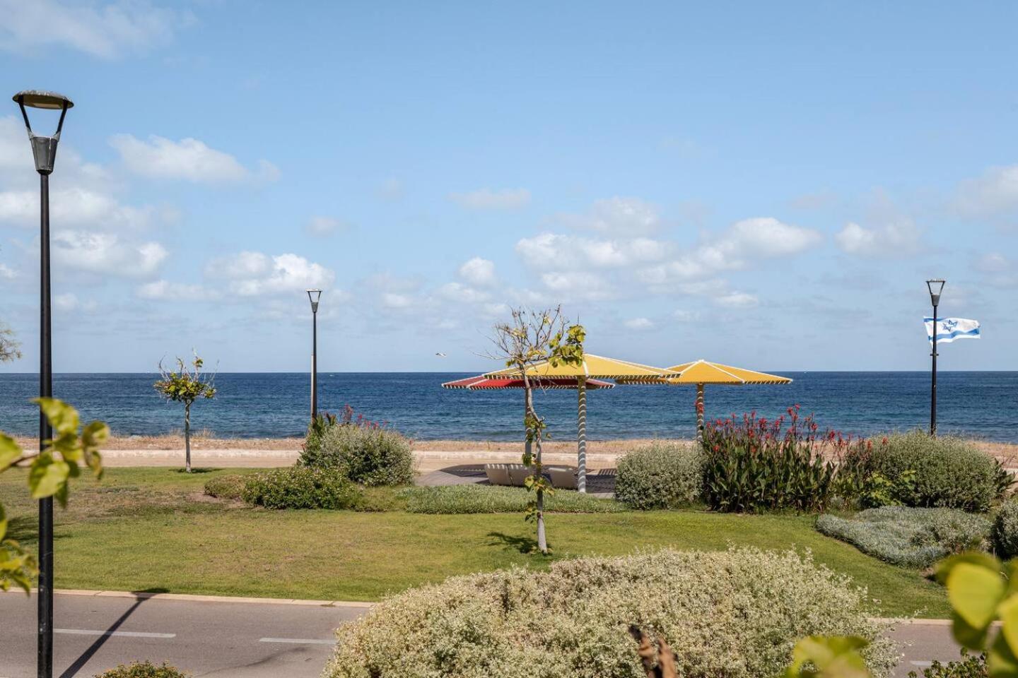 GW009 Gugel Waves Patio and Pool Seaview Apartment