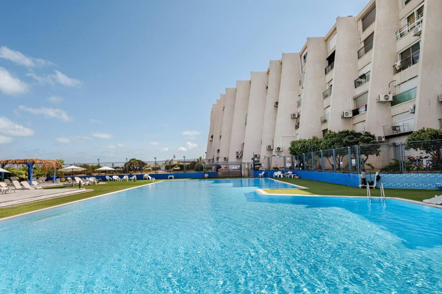 GW009 Gugel Waves Patio and Pool Seaview Apartment