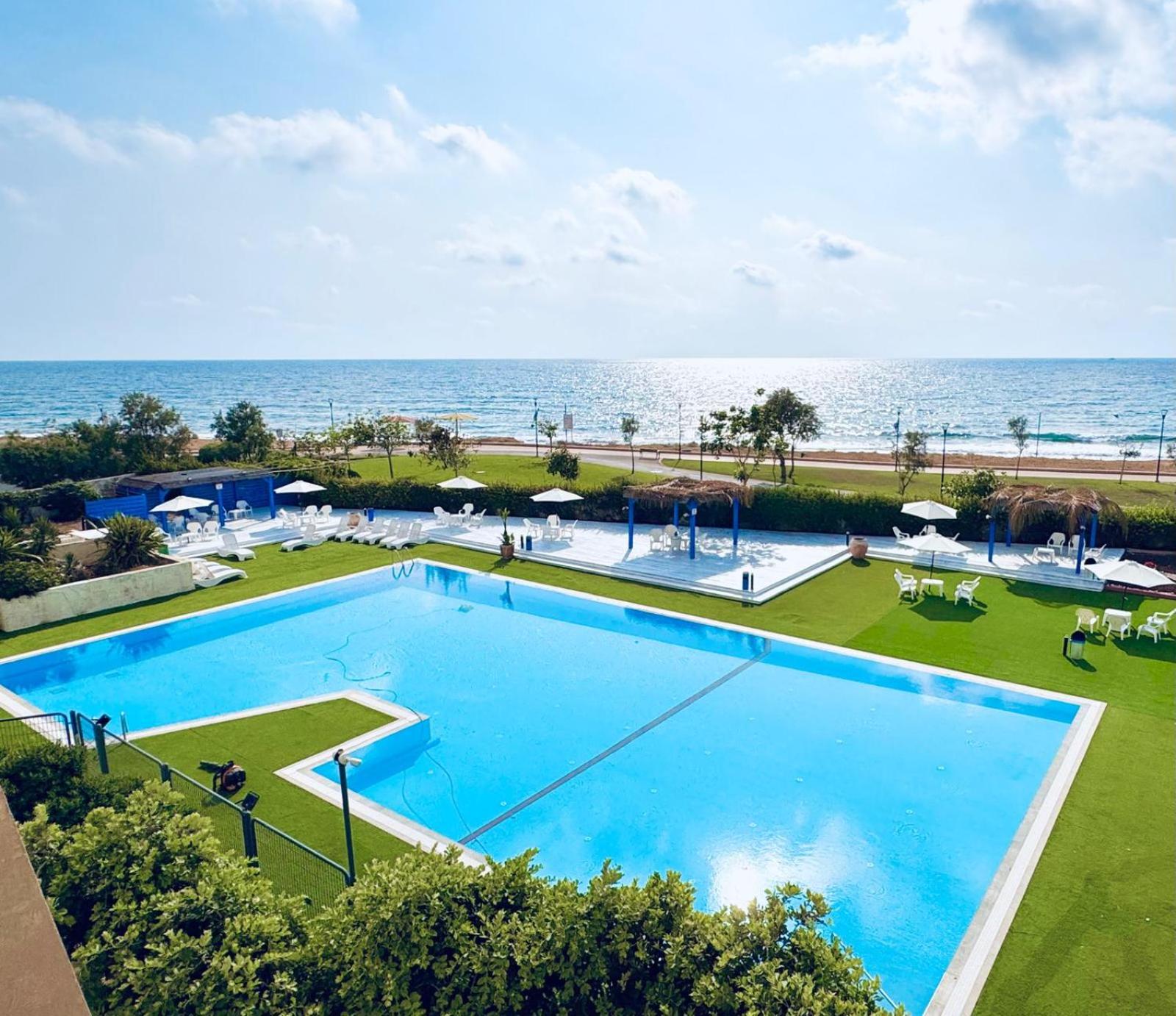 GW009 Gugel Waves Patio and Pool Seaview Apartment