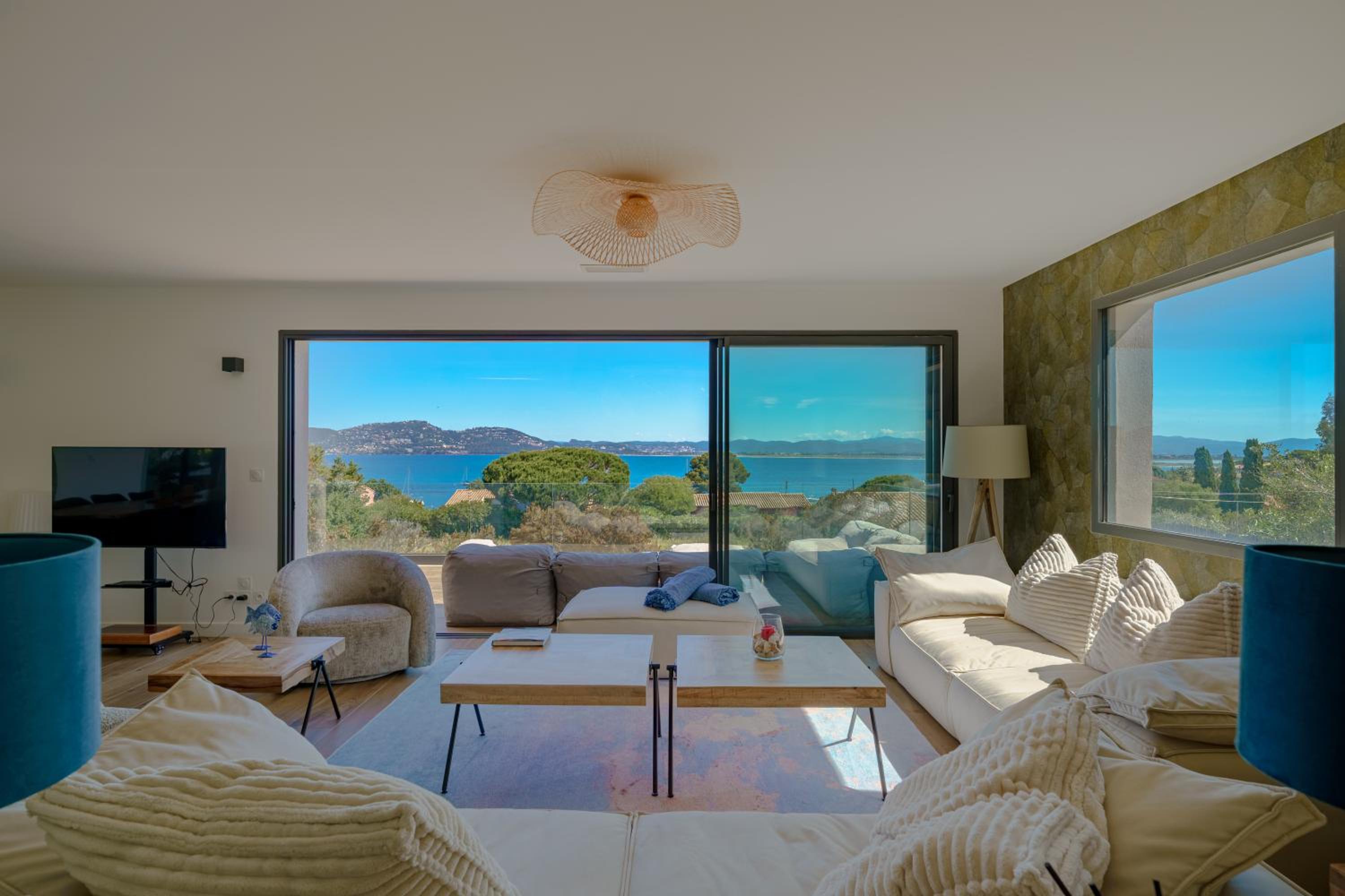 Villa de la Madrague Vue Mer à 200m de la Plage sur La Presqu' île de Giens Sea and Mountain Pleasure