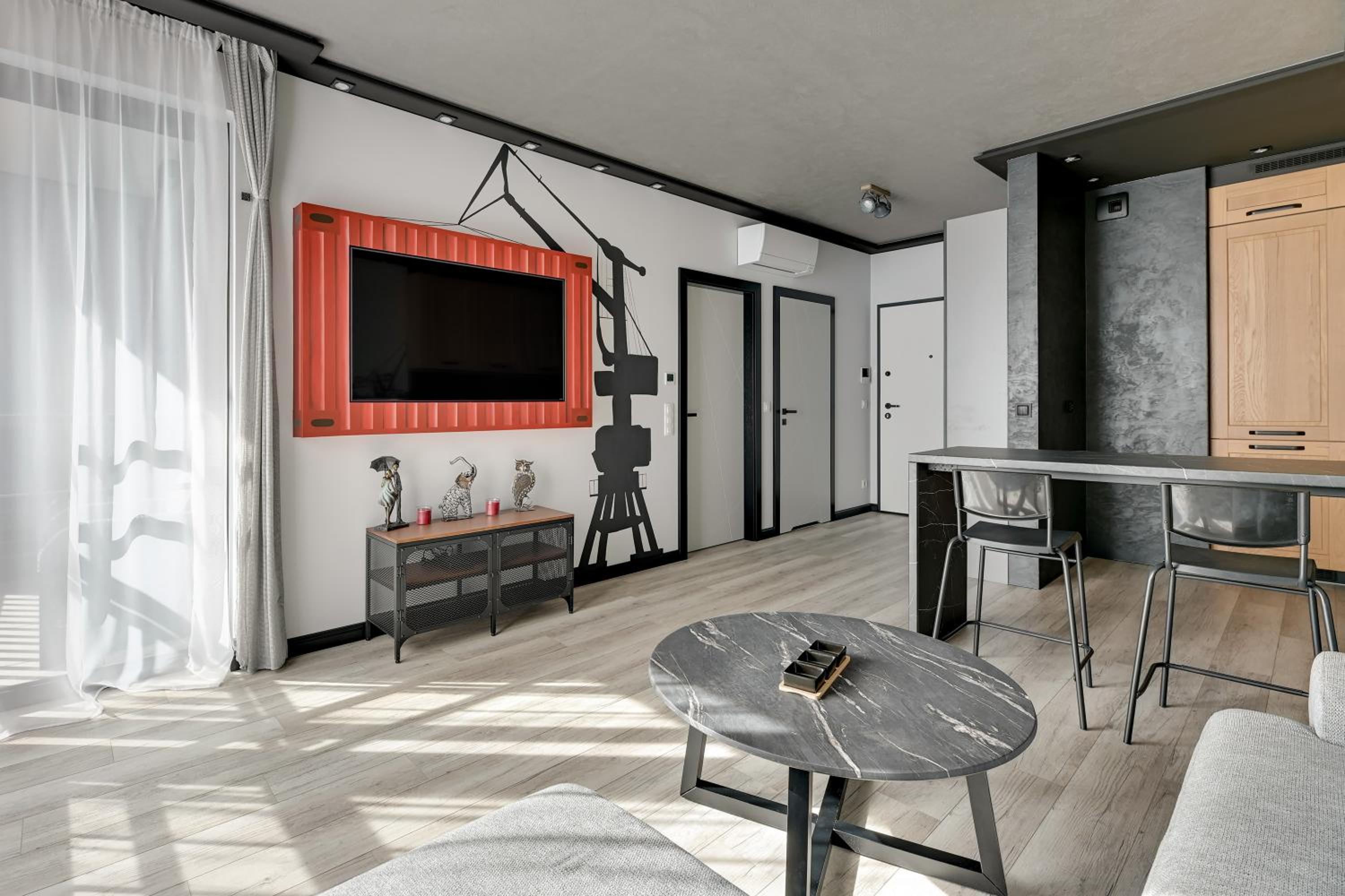 DOKI Living & Foodhall by Downtown Apartments