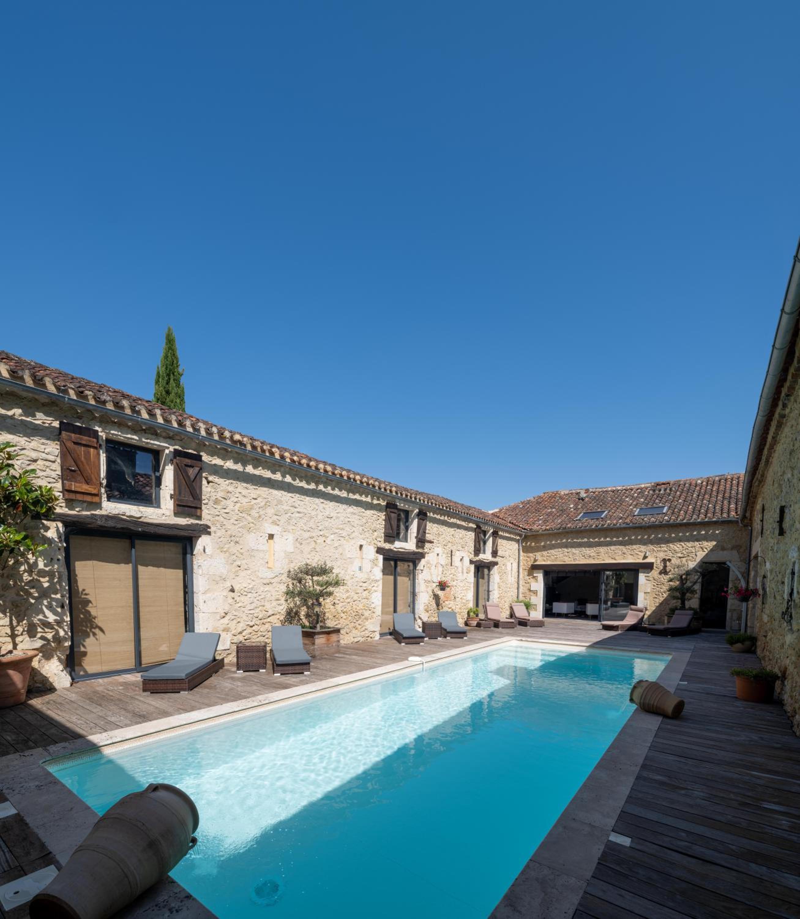 Domaine de Pourrouquet - Chambres d'hôtes de charme avec piscine et spa
