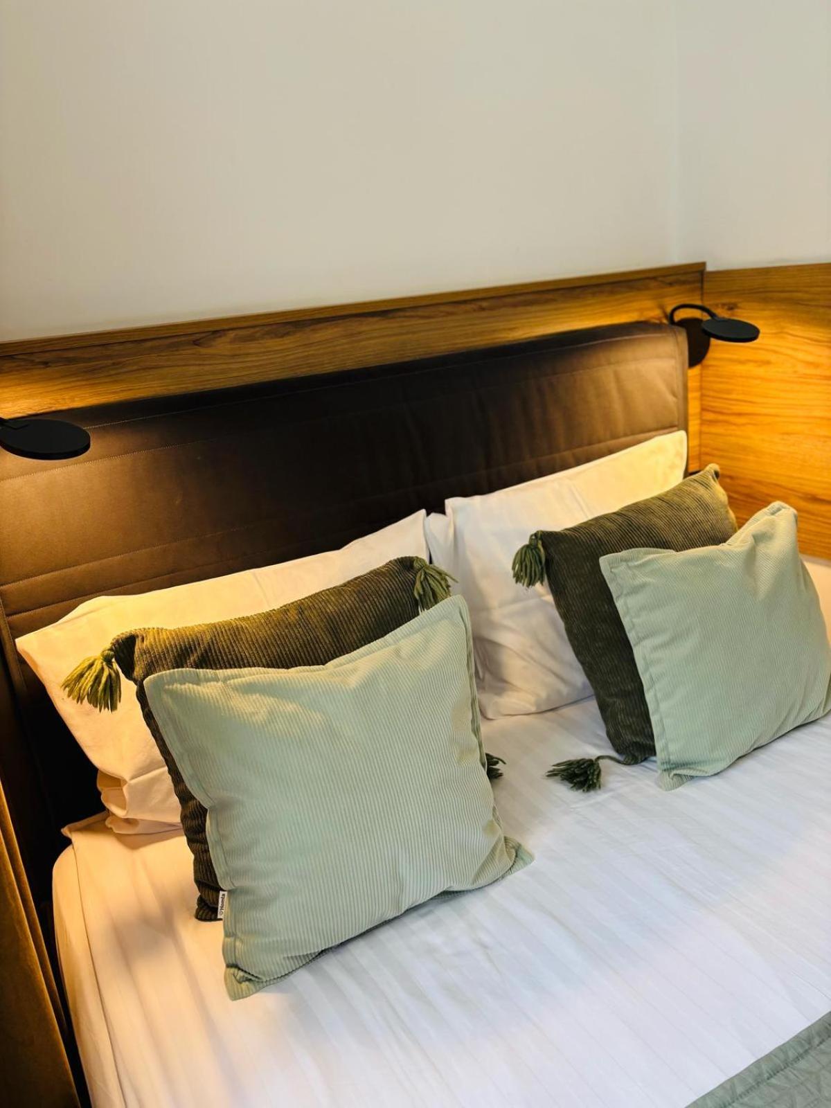 Krakow Apartments & Rooms
