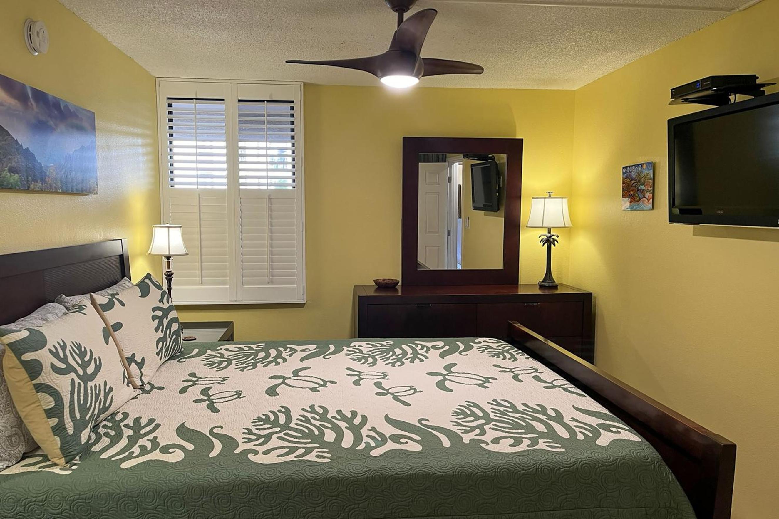 Kamaole Sands 10-113 - Ocean View, Ground Level, Stunning Renovation, Split-AC!