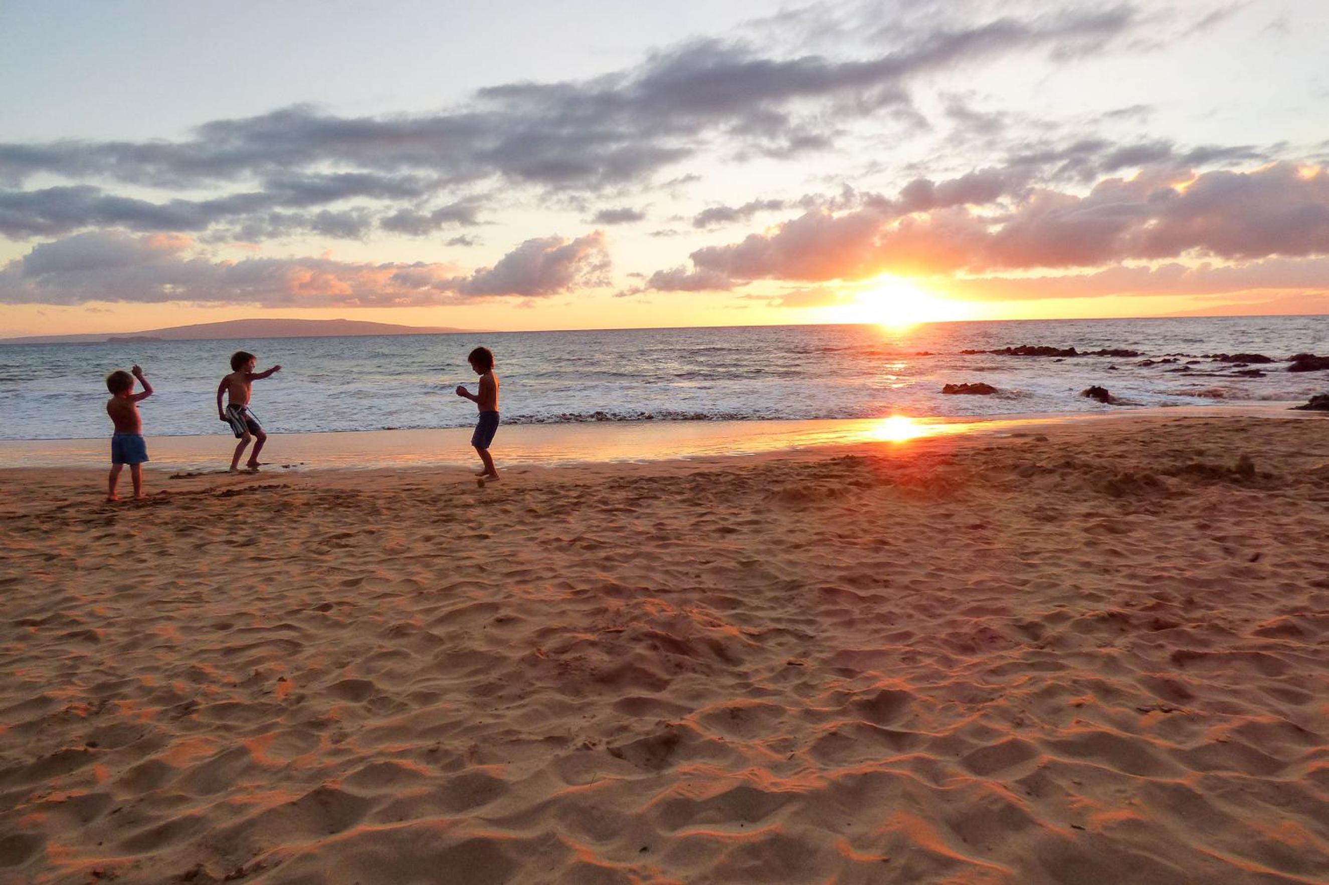 Kamaole Sands 10-113 - Ocean View, Ground Level, Stunning Renovation, Split-AC!