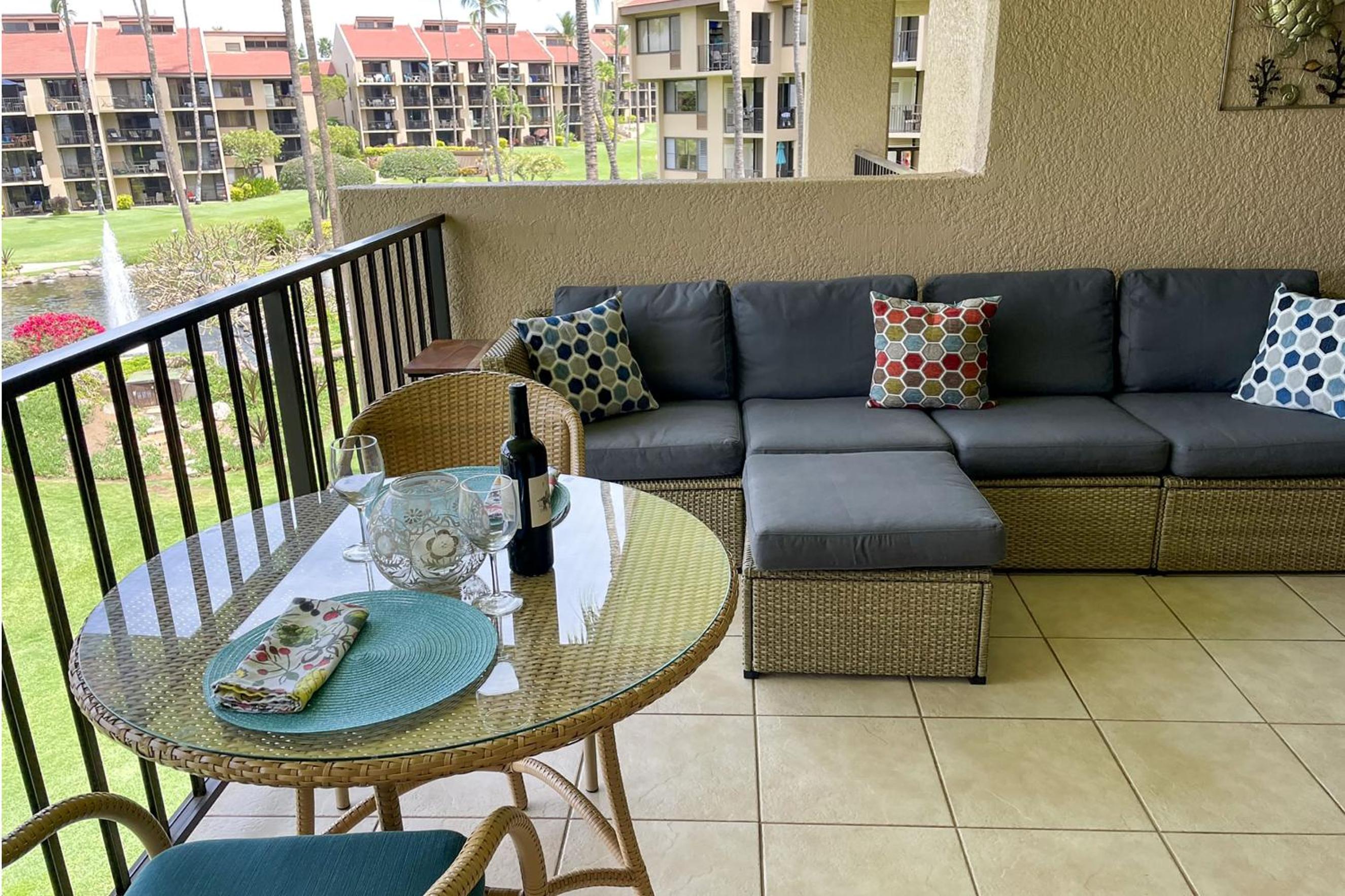 Kamaole Sands 10-307, Ocean View, Large Lanai, Twin Murphy Beds, Split-AC, Wi-Fi