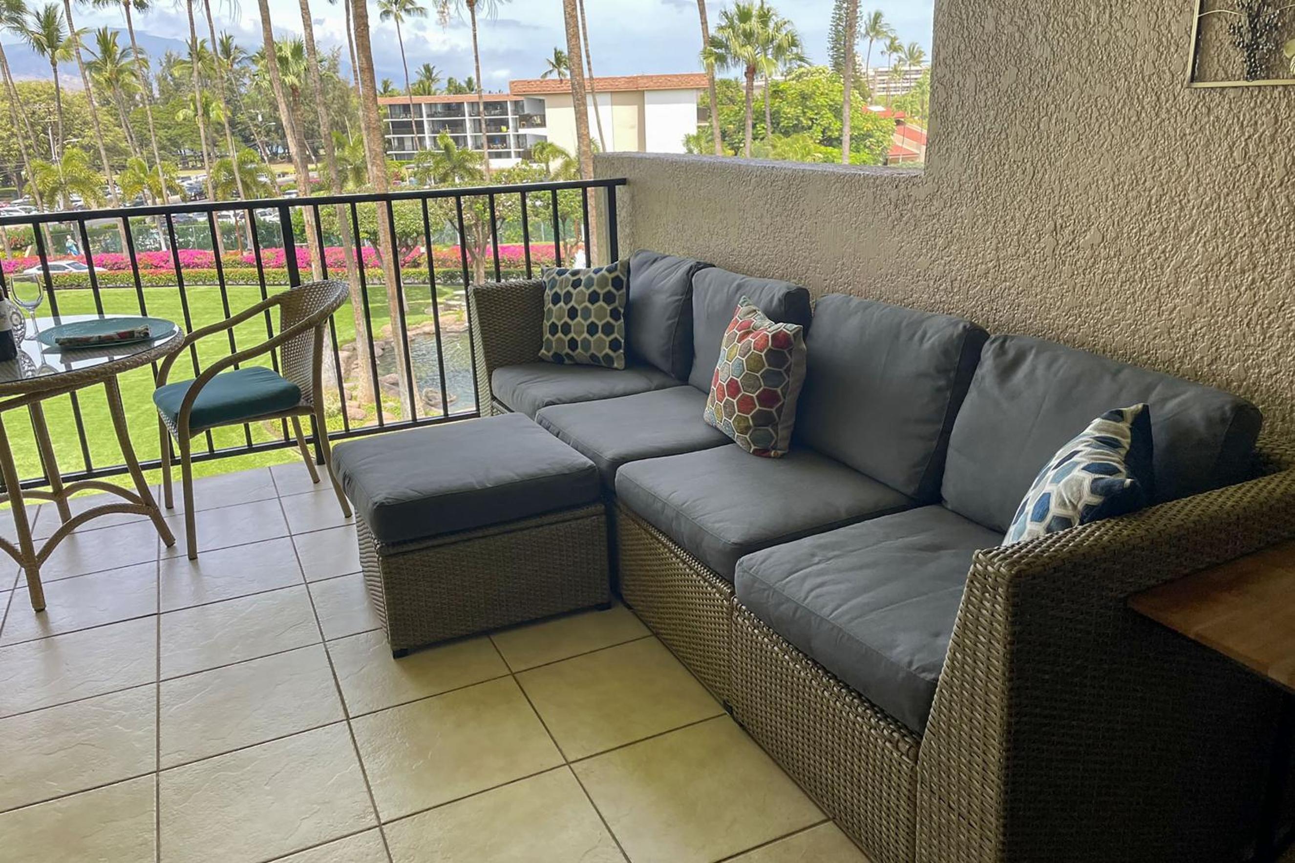 Kamaole Sands 10-307, Ocean View, Large Lanai, Twin Murphy Beds, Split-AC, Wi-Fi