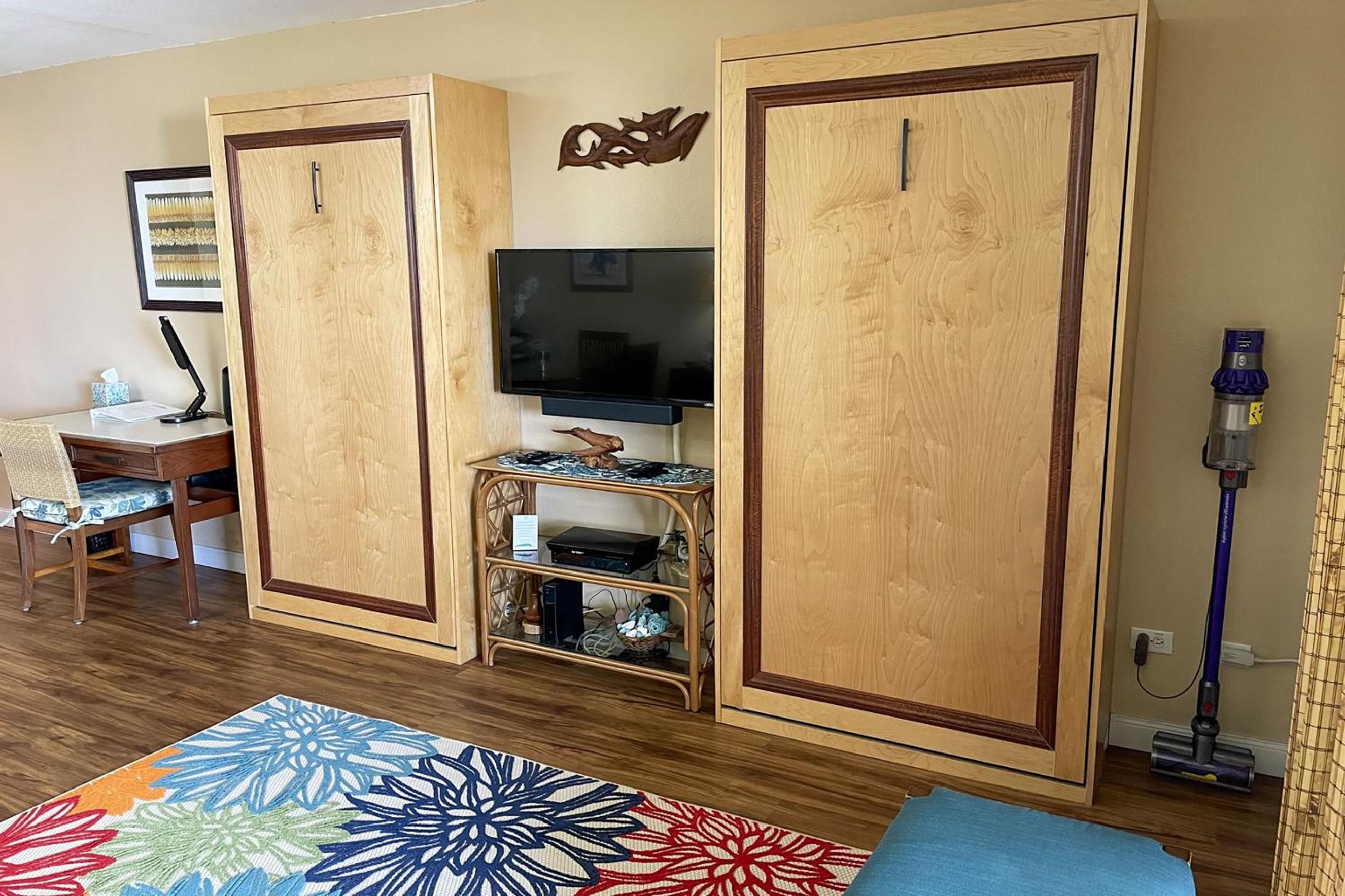 Kamaole Sands 10-307, Ocean View, Large Lanai, Twin Murphy Beds, Split-AC, Wi-Fi