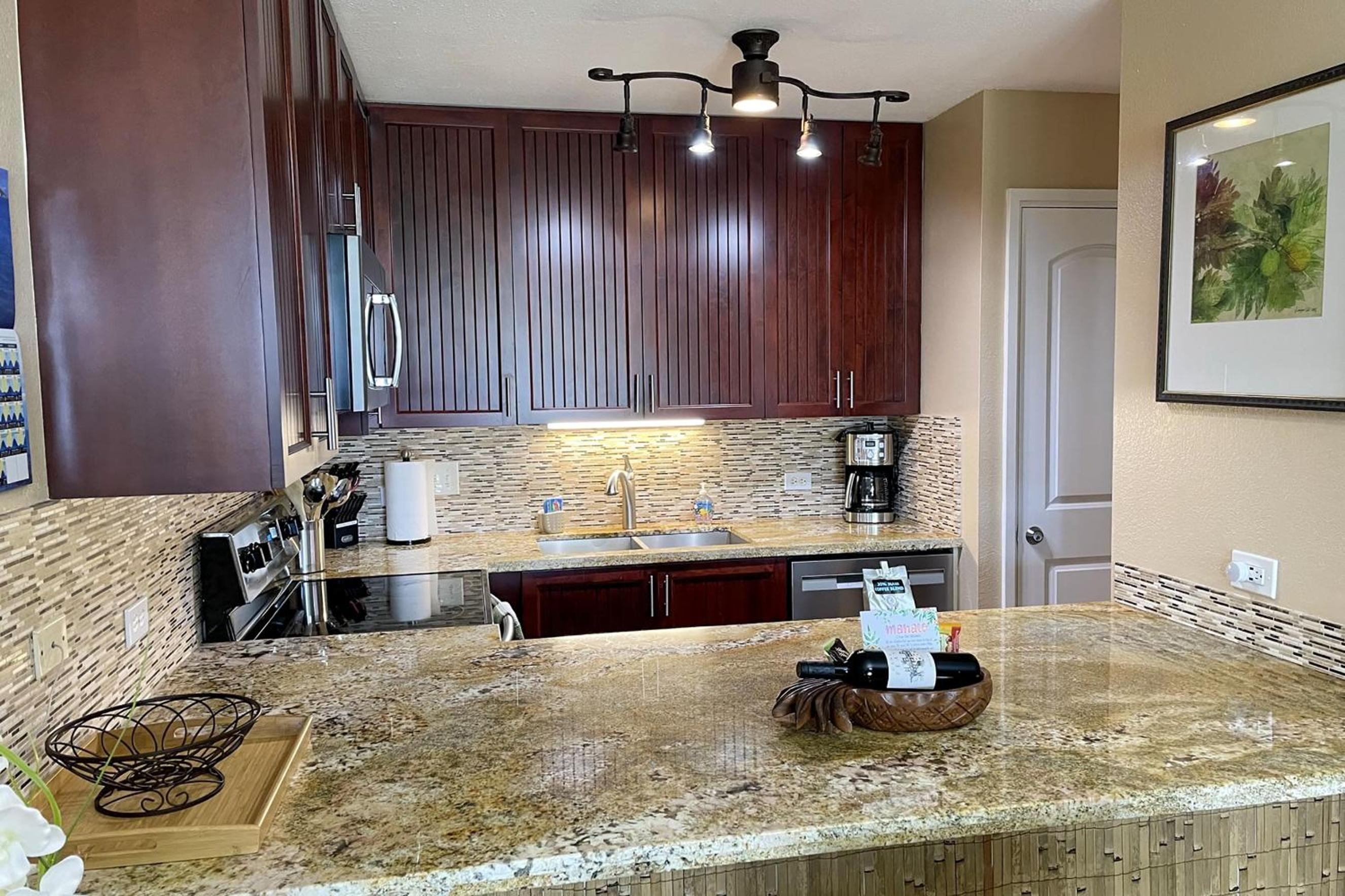 Kamaole Sands 10-307, Ocean View, Large Lanai, Twin Murphy Beds, Split-AC, Wi-Fi