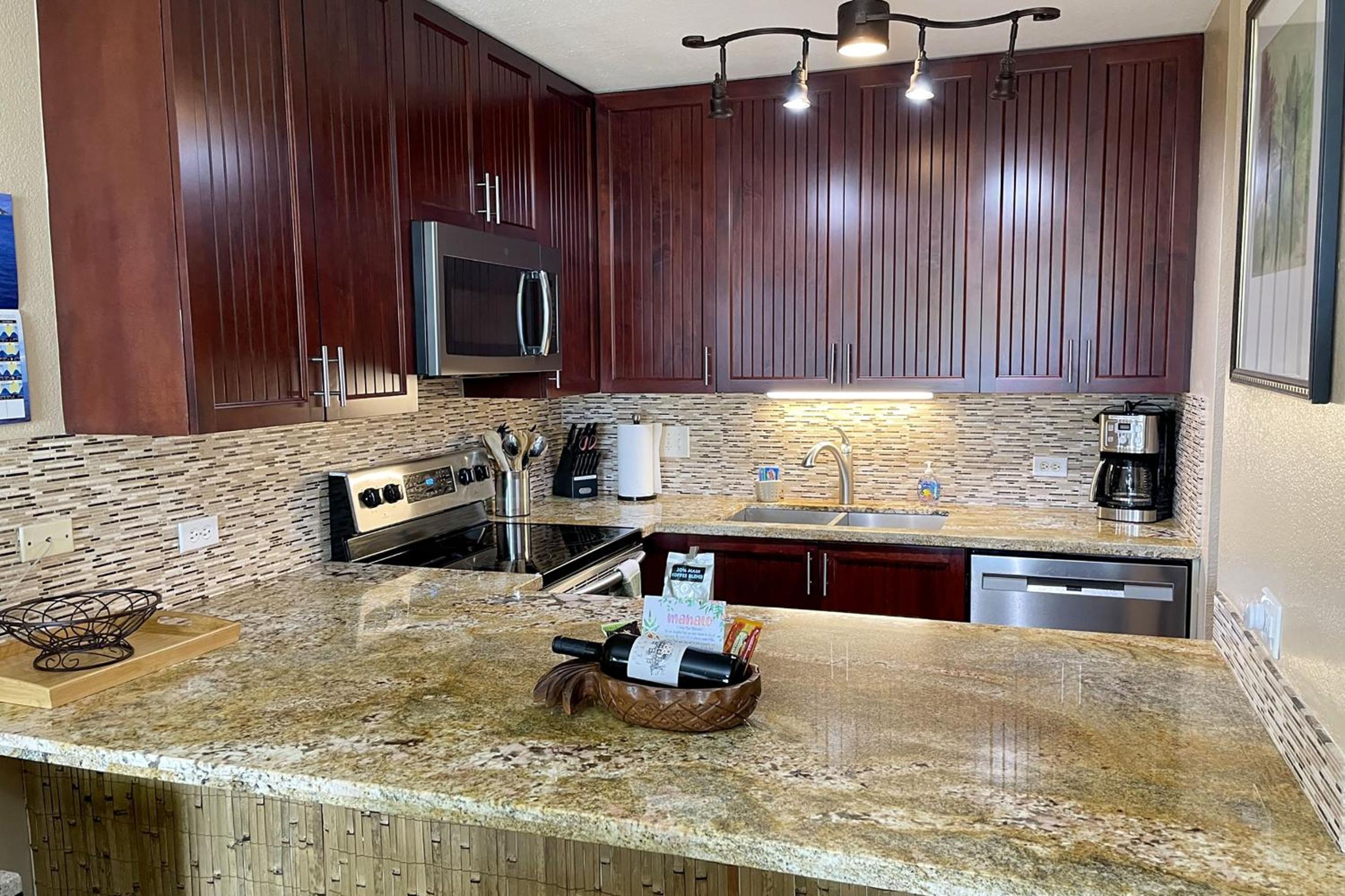Kamaole Sands 10-307, Ocean View, Large Lanai, Twin Murphy Beds, Split-AC, Wi-Fi