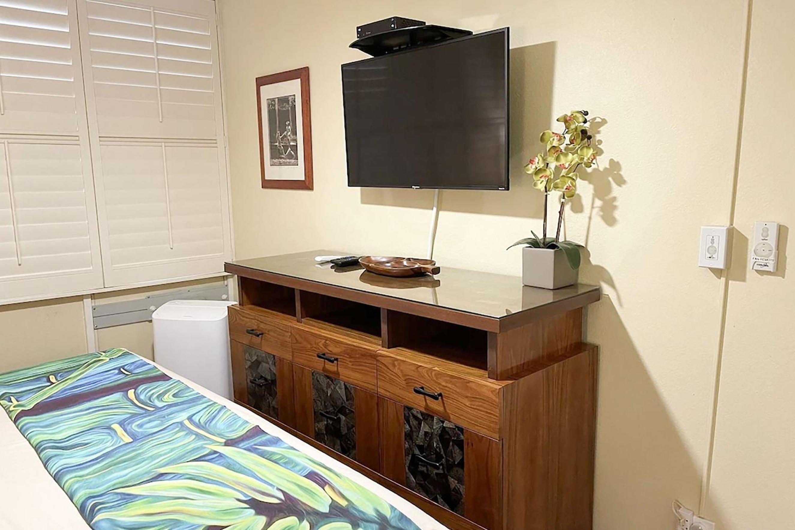 Kamaole Sands 10-307, Ocean View, Large Lanai, Twin Murphy Beds, Split-AC, Wi-Fi