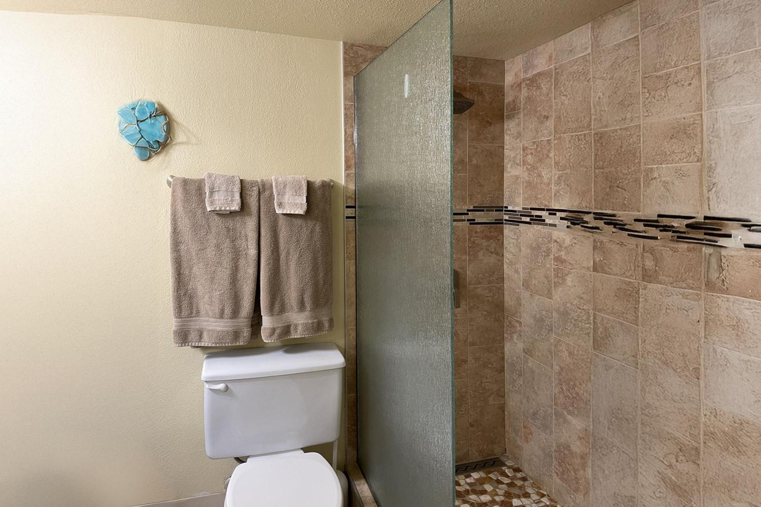 Kamaole Sands 10-307, Ocean View, Large Lanai, Twin Murphy Beds, Split-AC, Wi-Fi