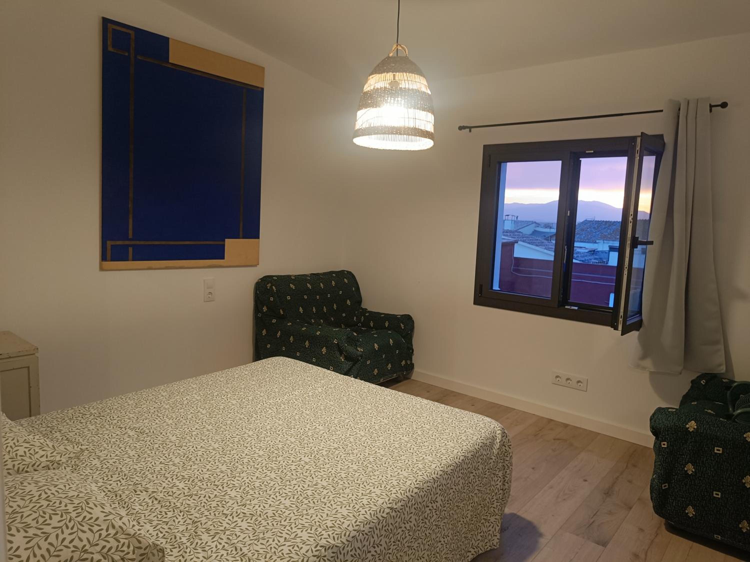 Sunny Relaxing Penthouse Costa Brava, Sea & Mountain Views, Huge Terrace, Fiber 1GB
