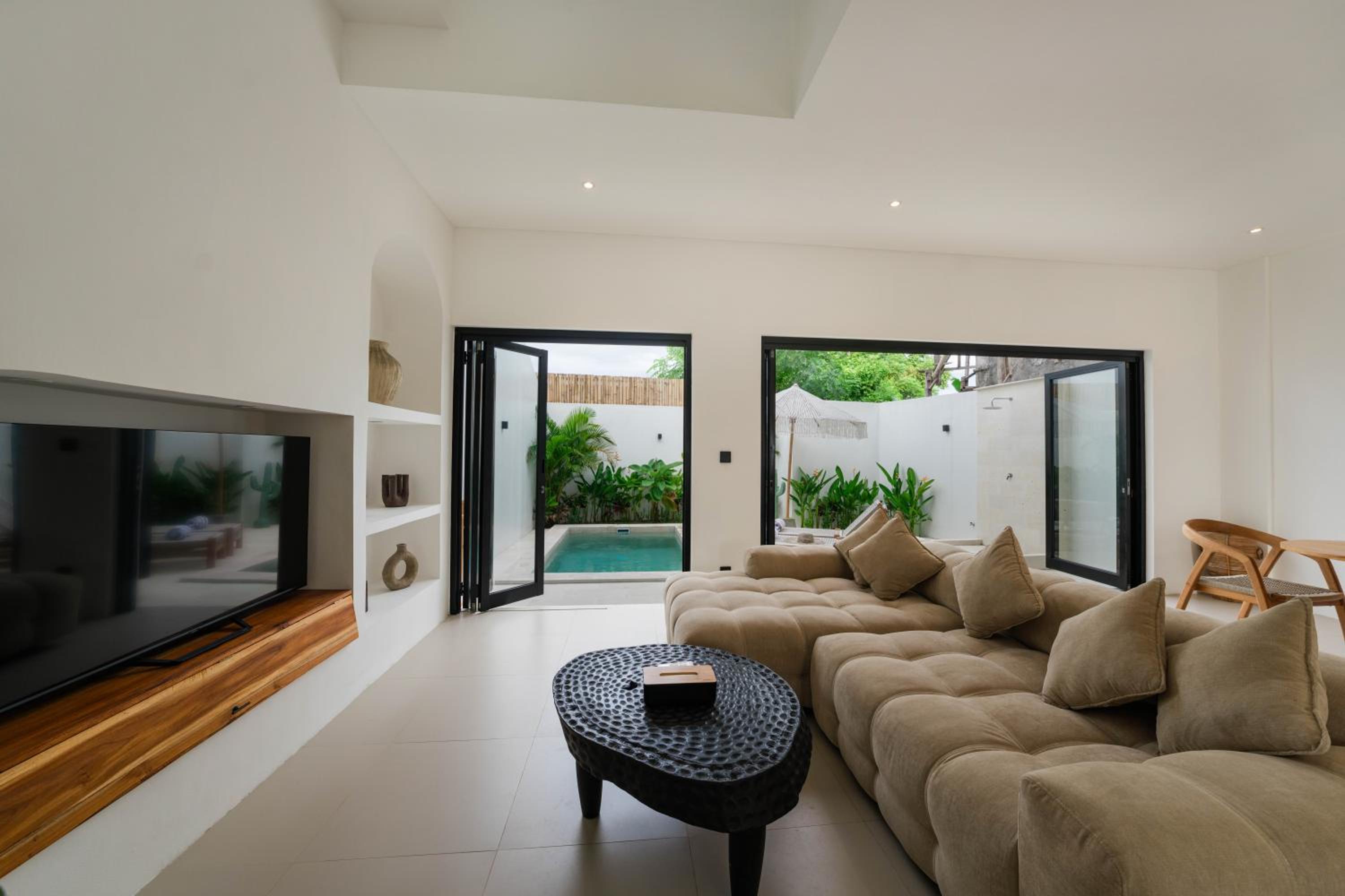 Villa Aura - Spacious 1BR Private Pool Luxury Villa