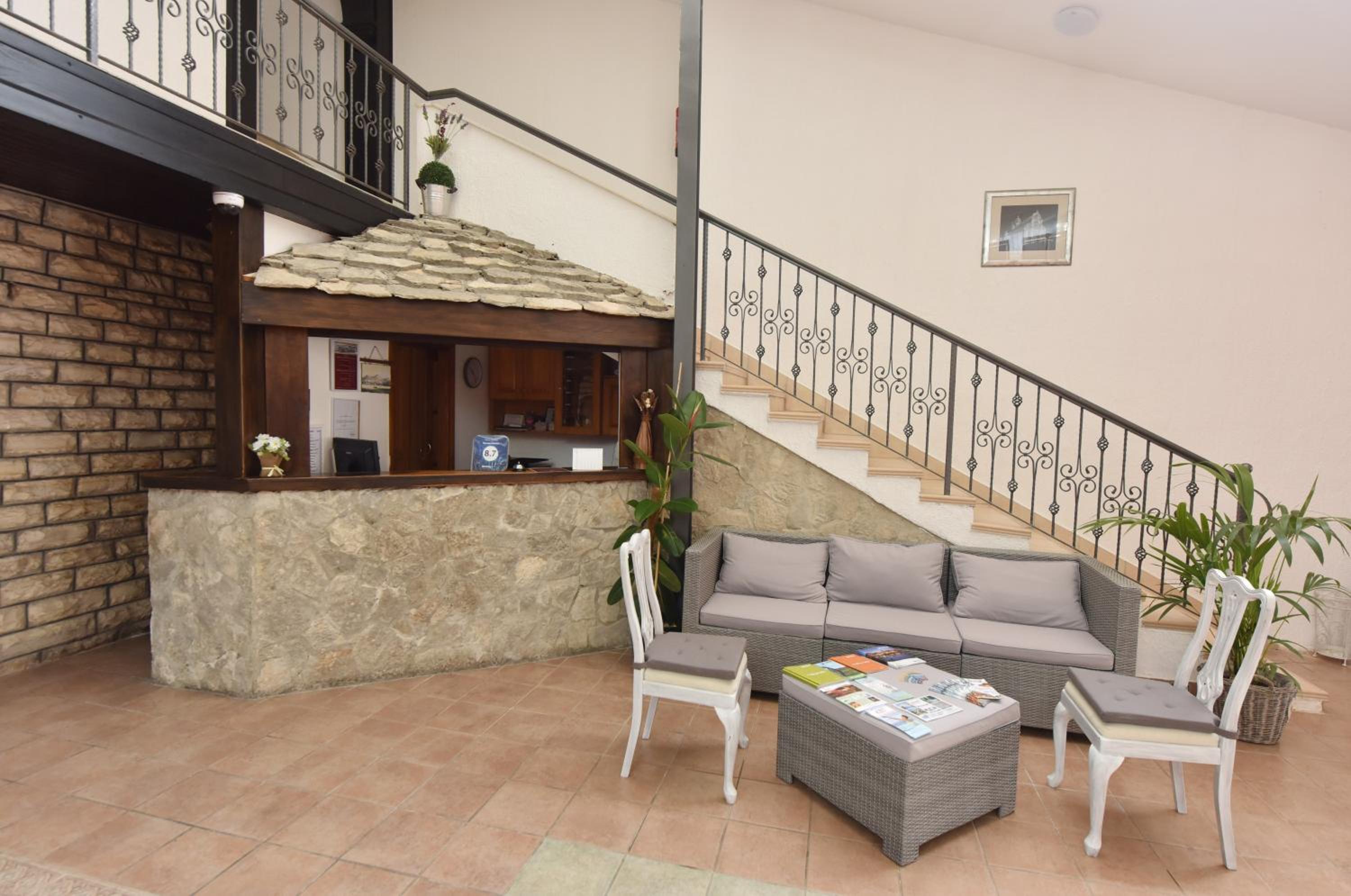 Pansion Karoca