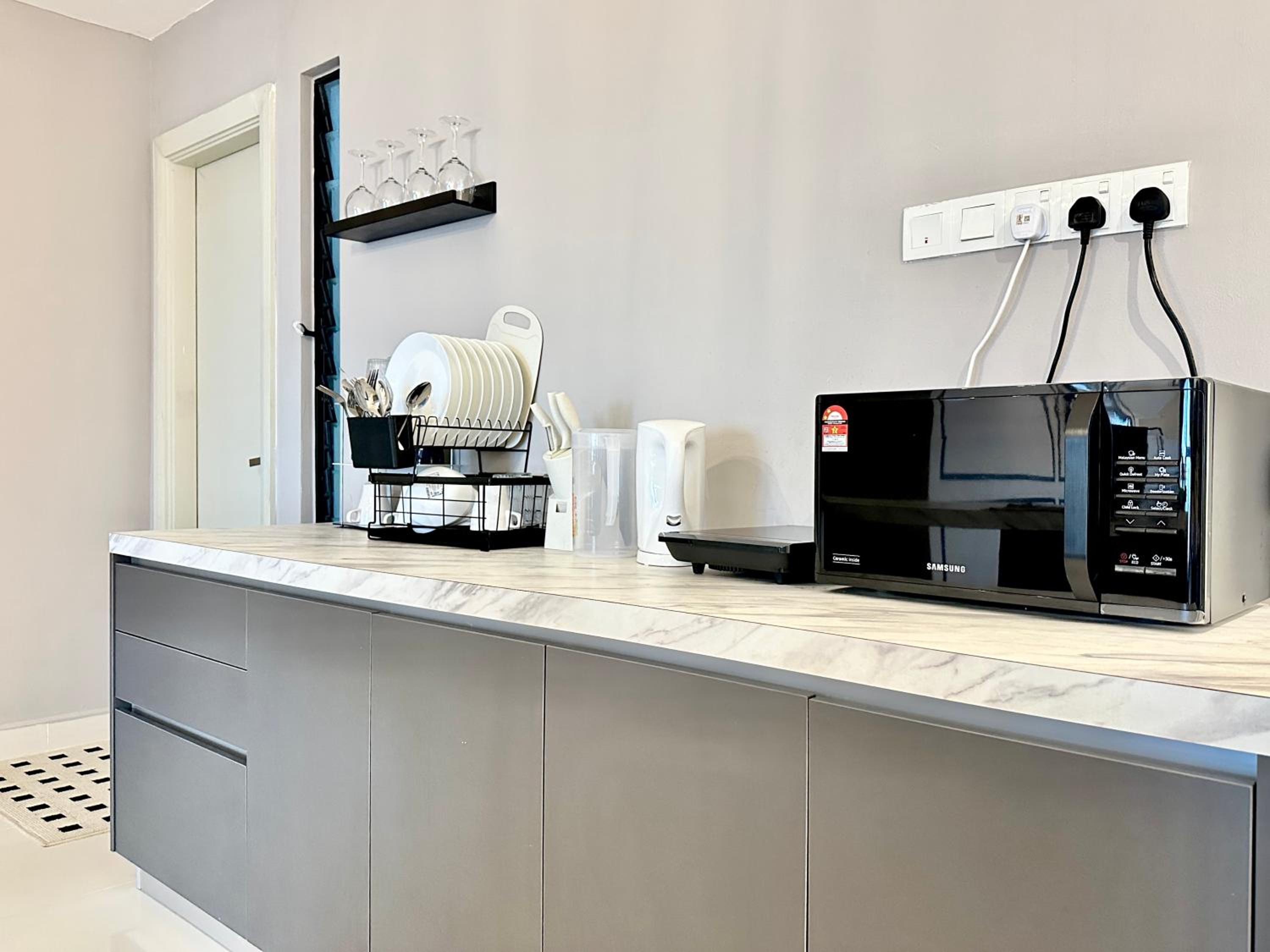 Modern 3BR Family Suite Mosaic Southkey Walk to Mid Valley