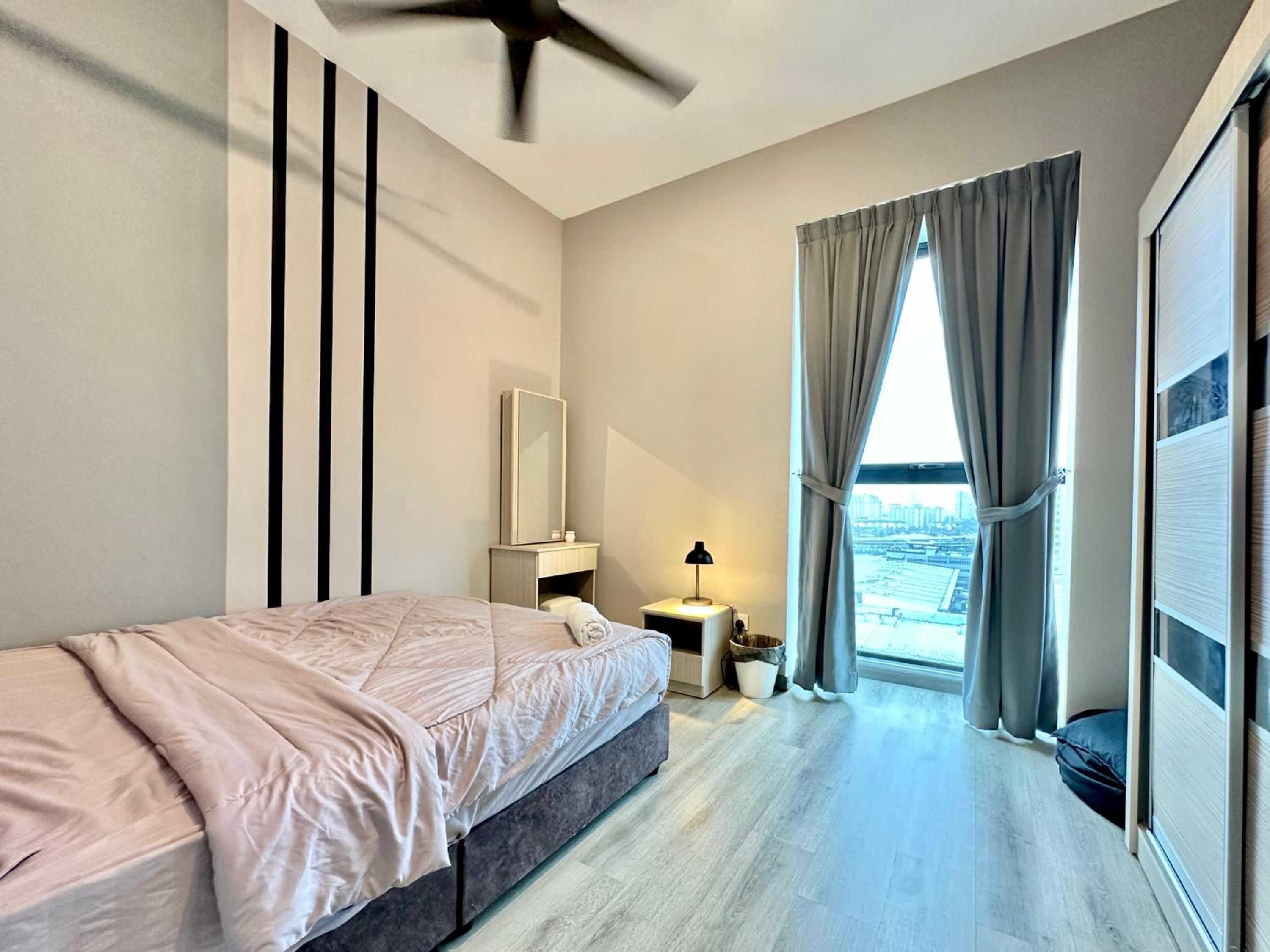 Modern 3BR Family Suite Mosaic Southkey Walk to Mid Valley