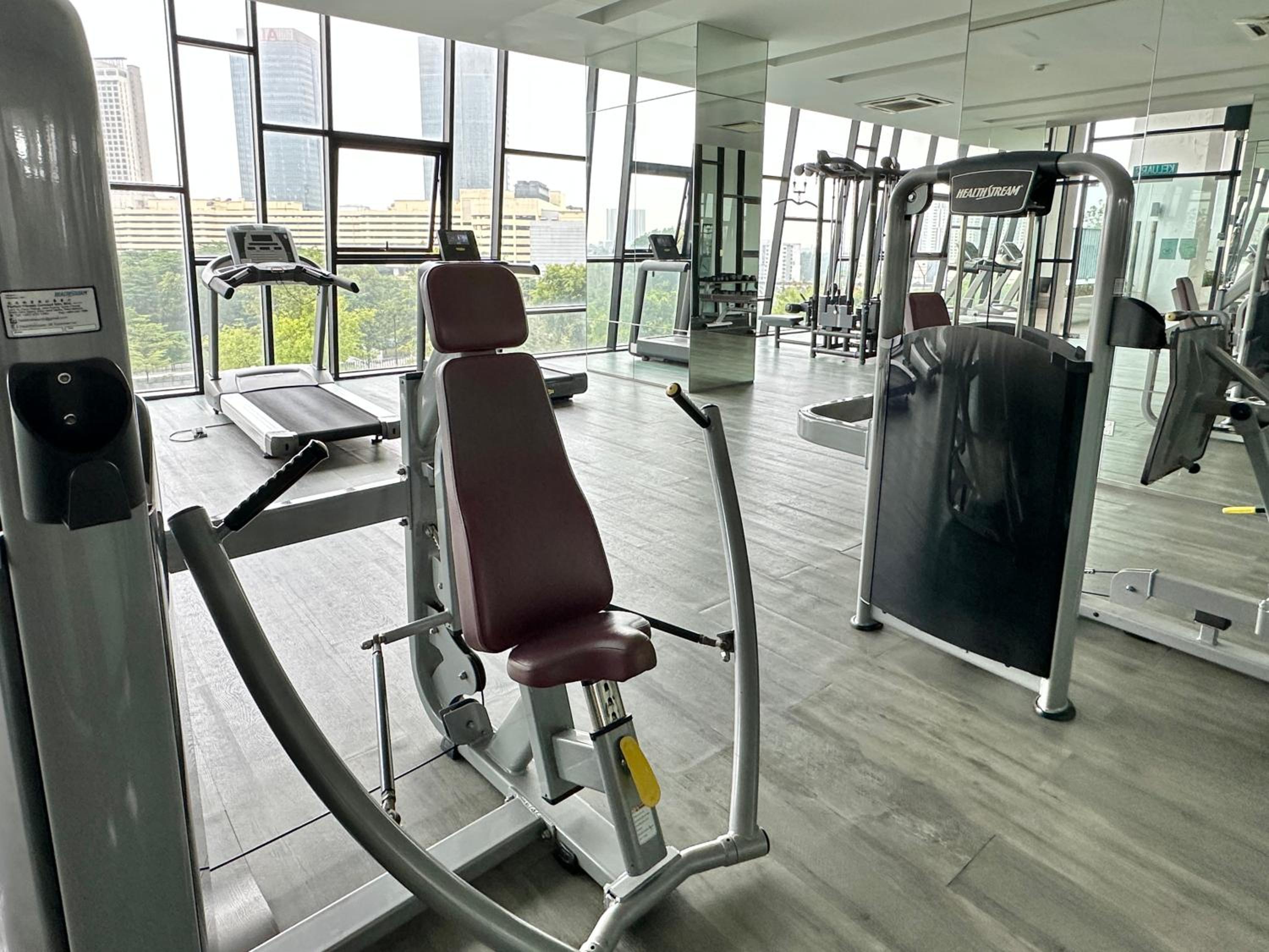 Modern 3BR Family Suite Mosaic Southkey Walk to Mid Valley
