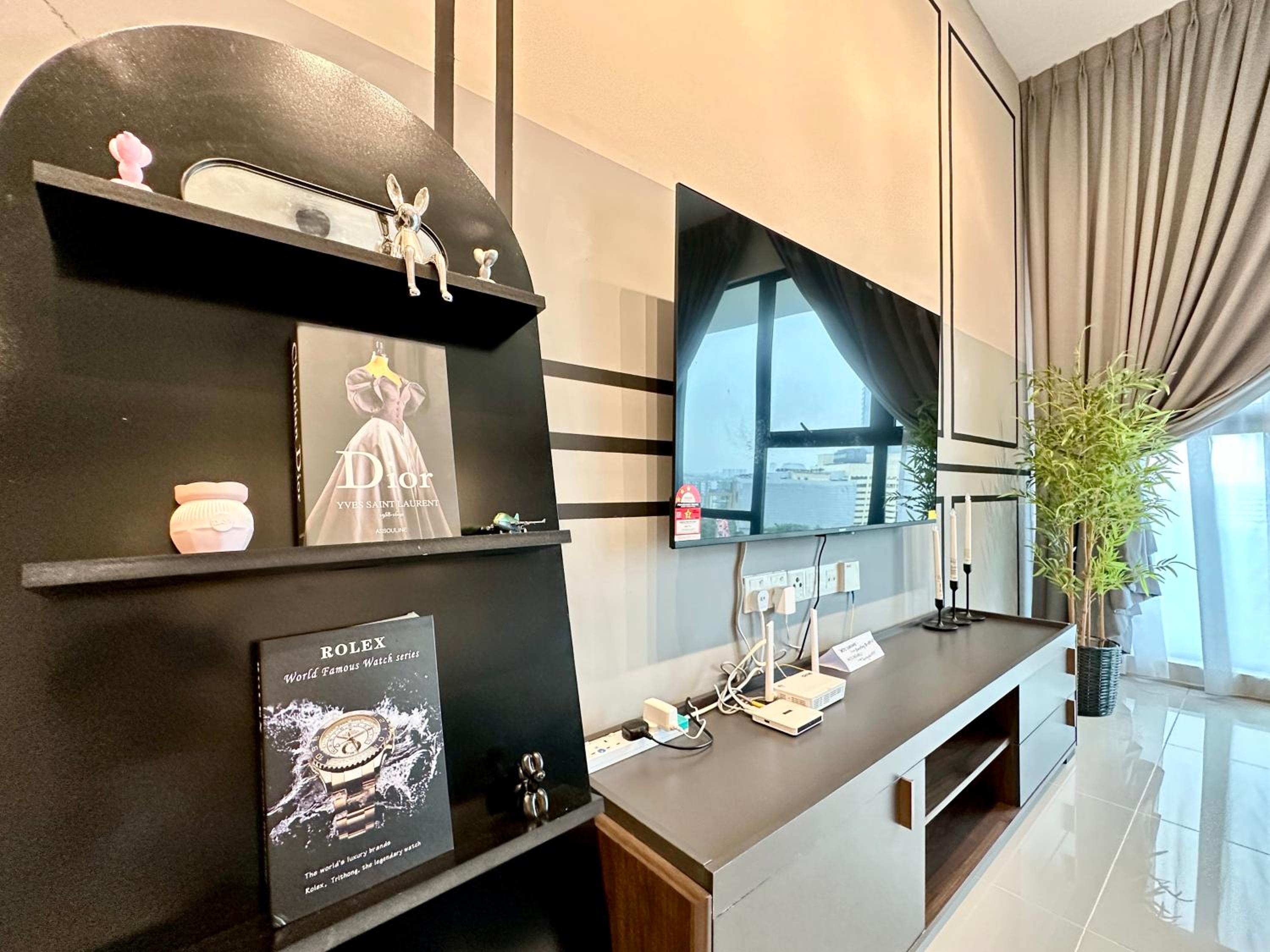 Modern 3BR Family Suite Mosaic Southkey Walk to Mid Valley