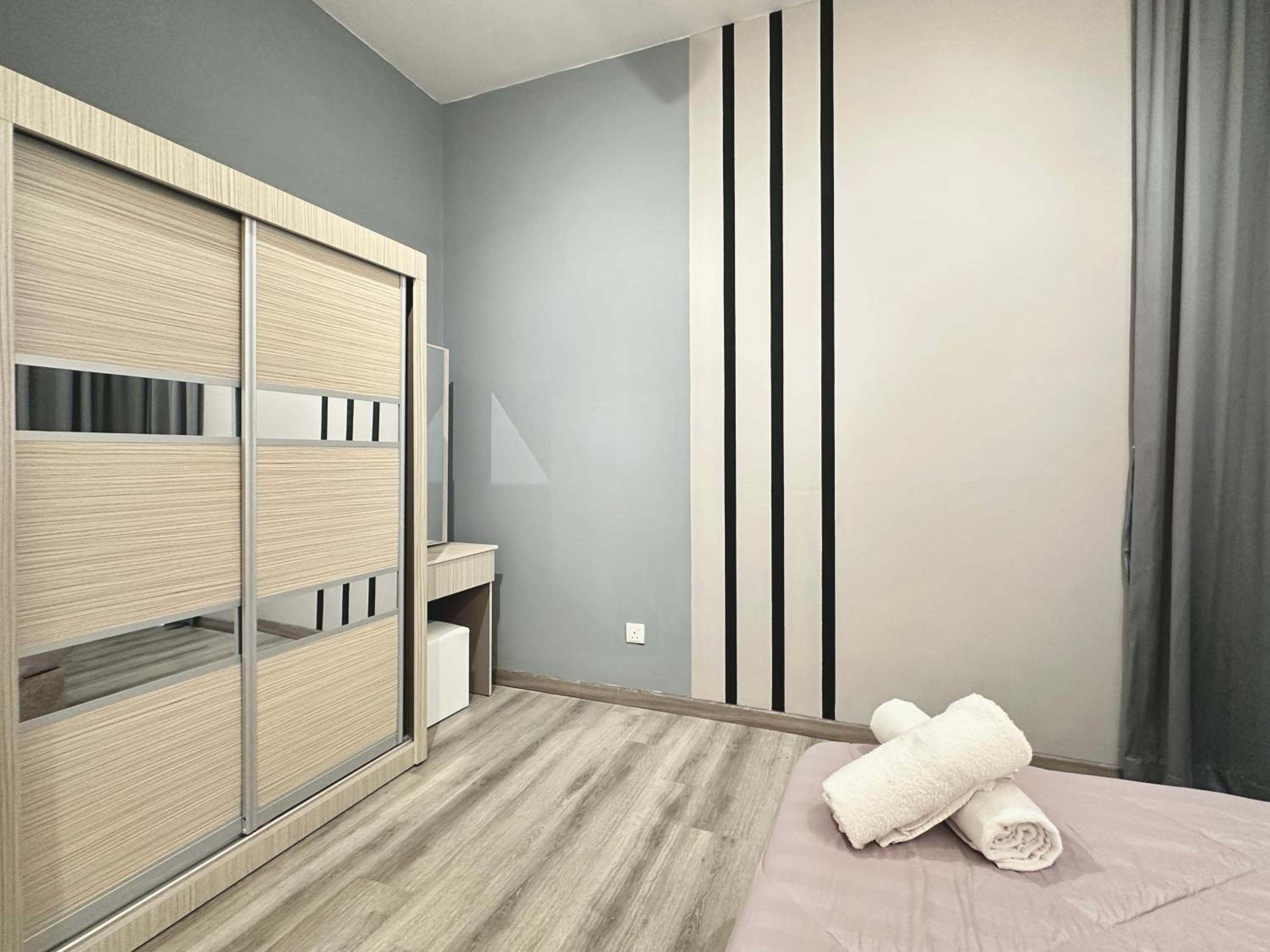 Modern 3BR Family Suite Mosaic Southkey Walk to Mid Valley
