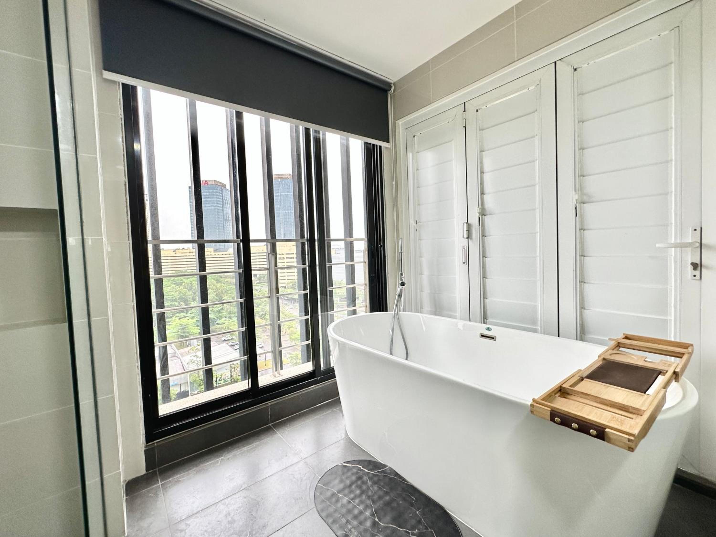 Modern 3BR Family Suite Mosaic Southkey Walk to Mid Valley
