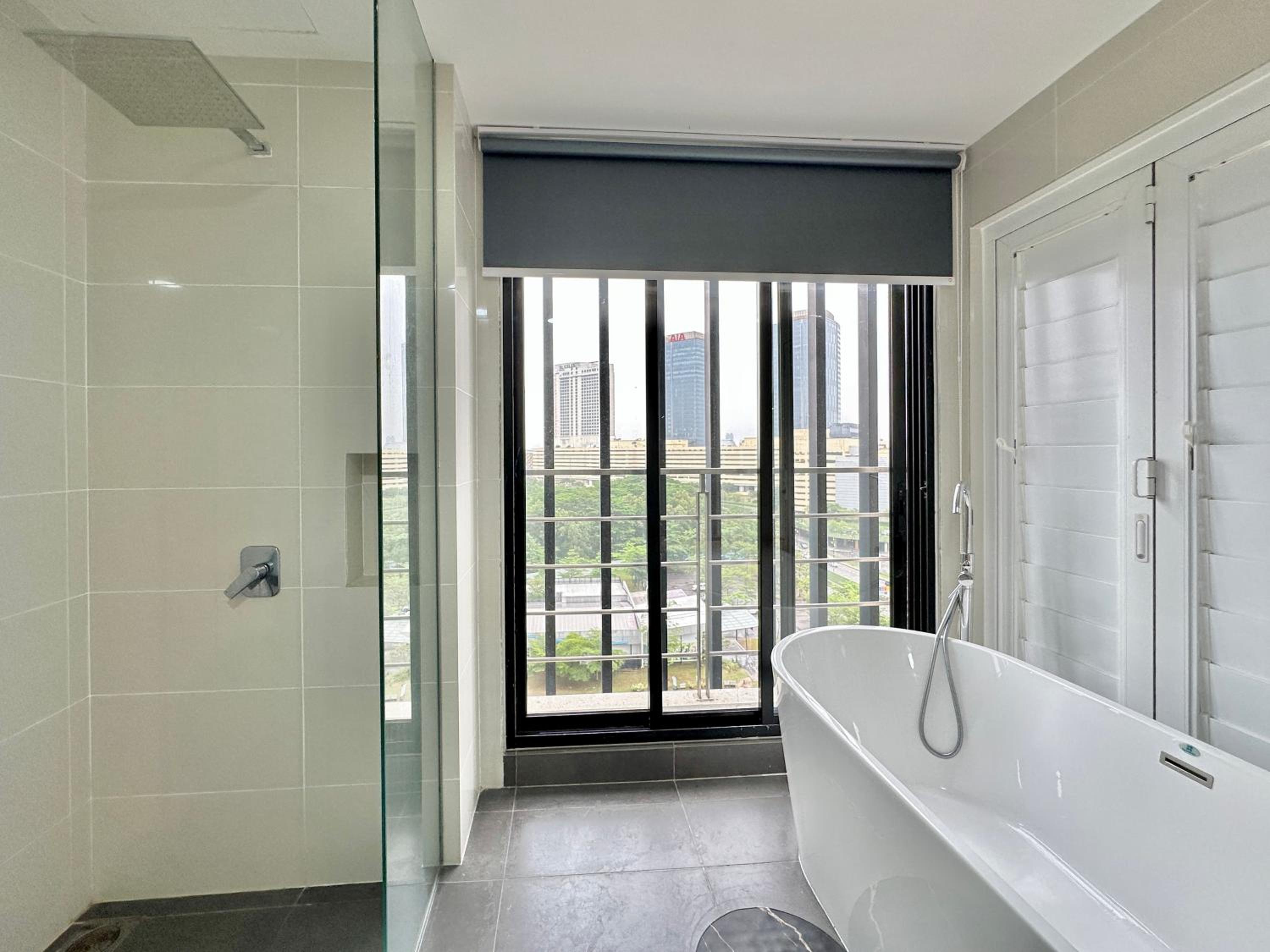 Modern 3BR Family Suite Mosaic Southkey Walk to Mid Valley