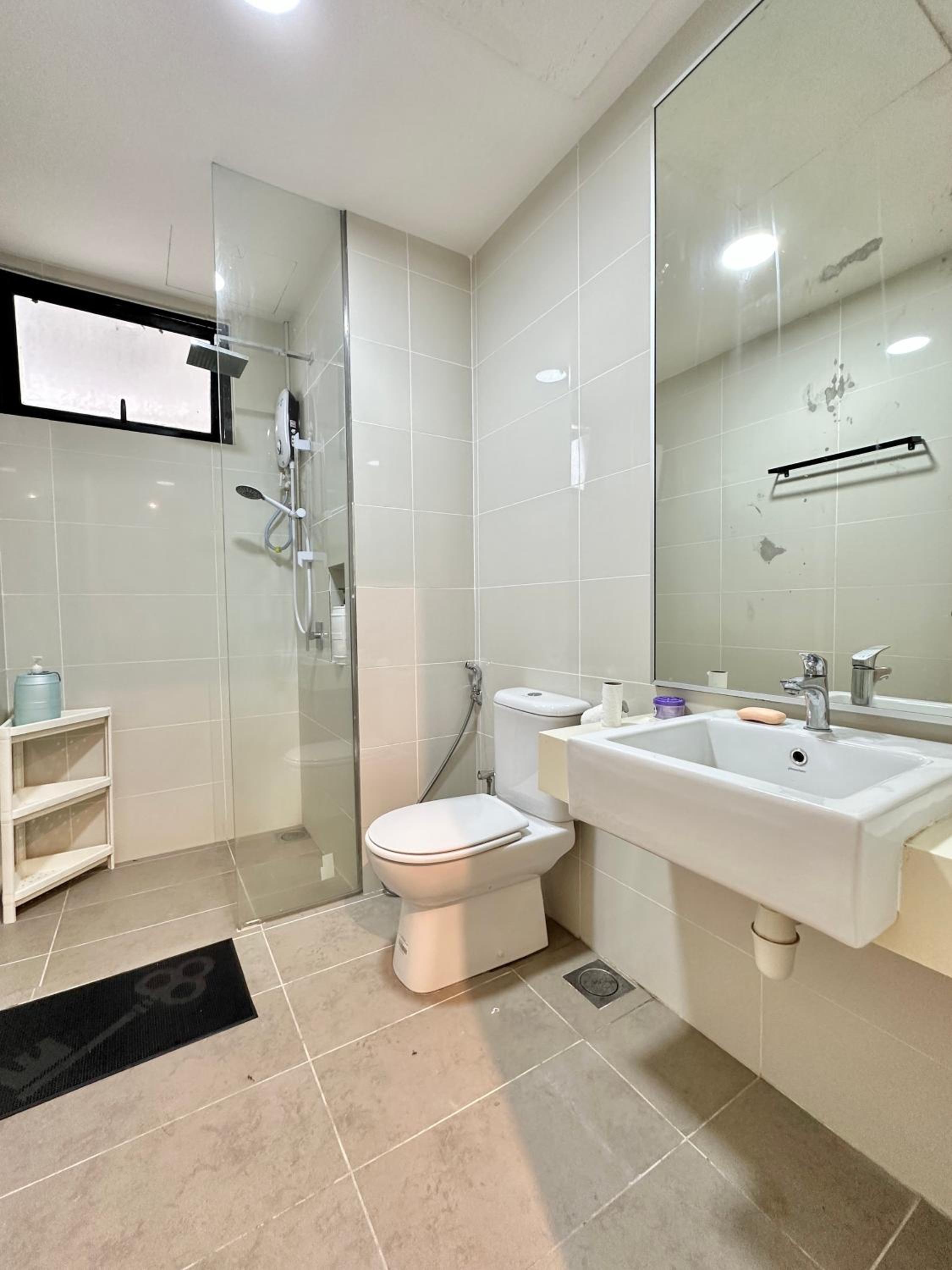 Modern 3BR Family Suite Mosaic Southkey Walk to Mid Valley