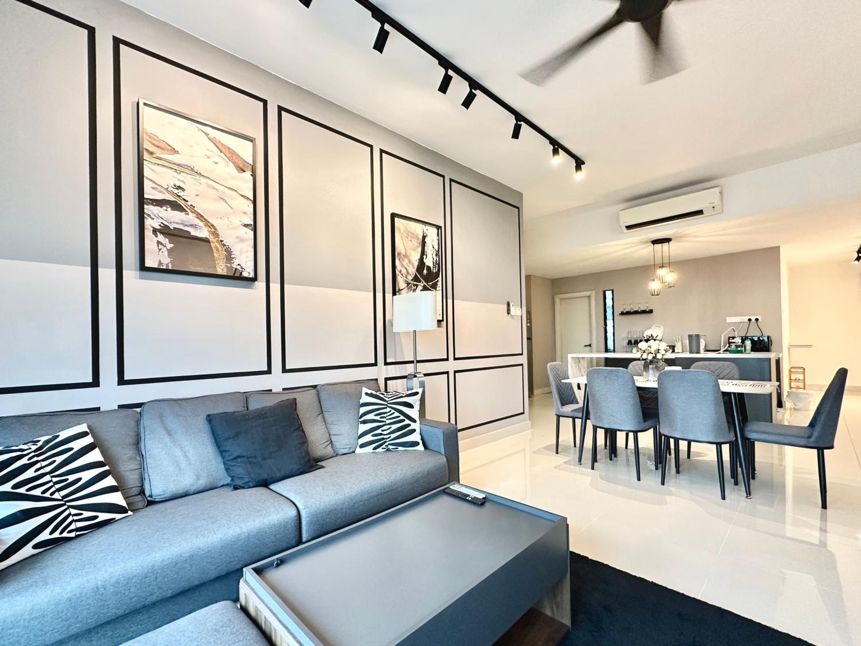 Modern 3BR Family Suite Mosaic Southkey Walk to Mid Valley