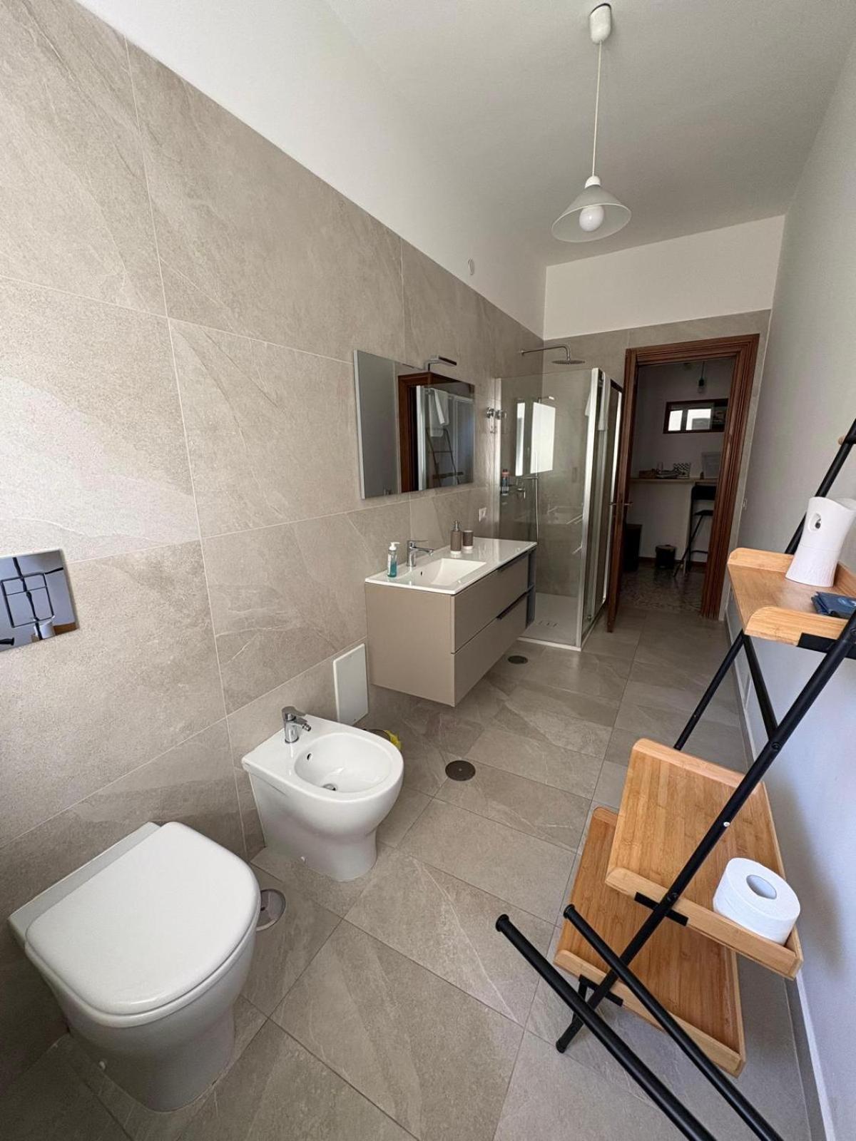 323 Cilea Apartment