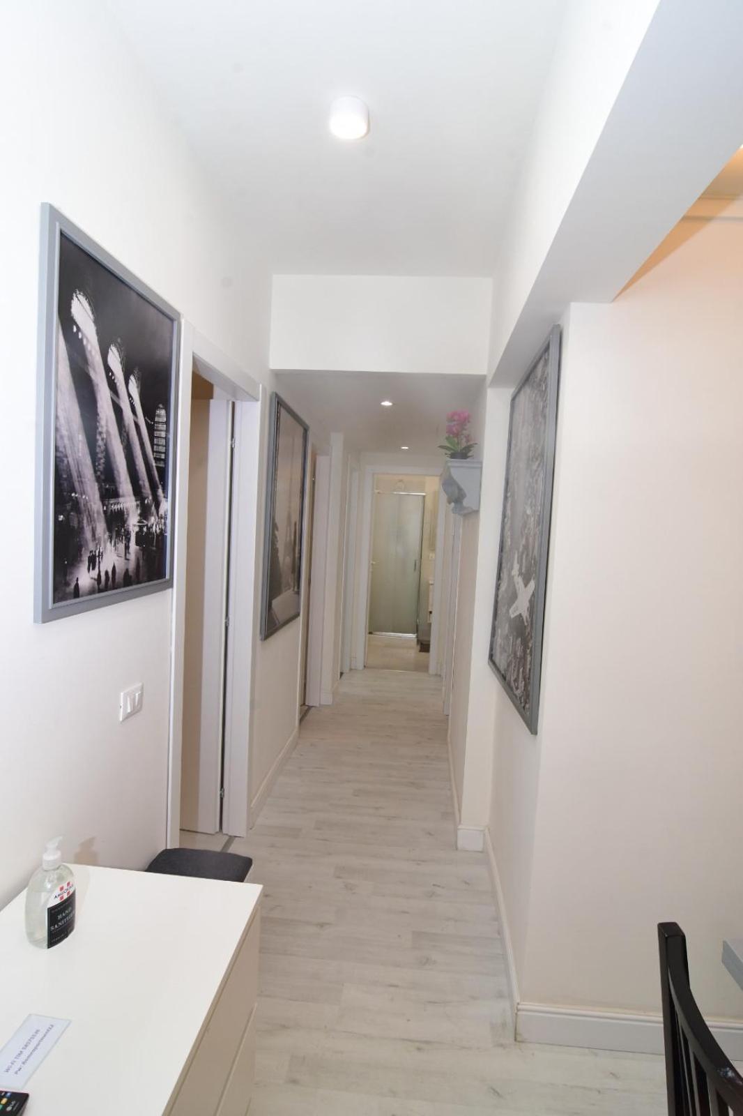 Roma Metro Apartment