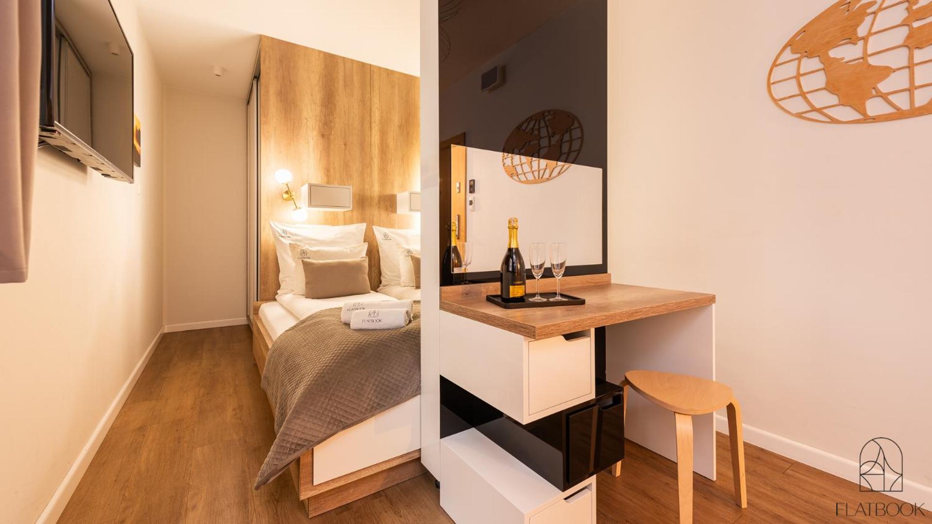 Flatbook - City Center Apartments Deo Plaza Studio II