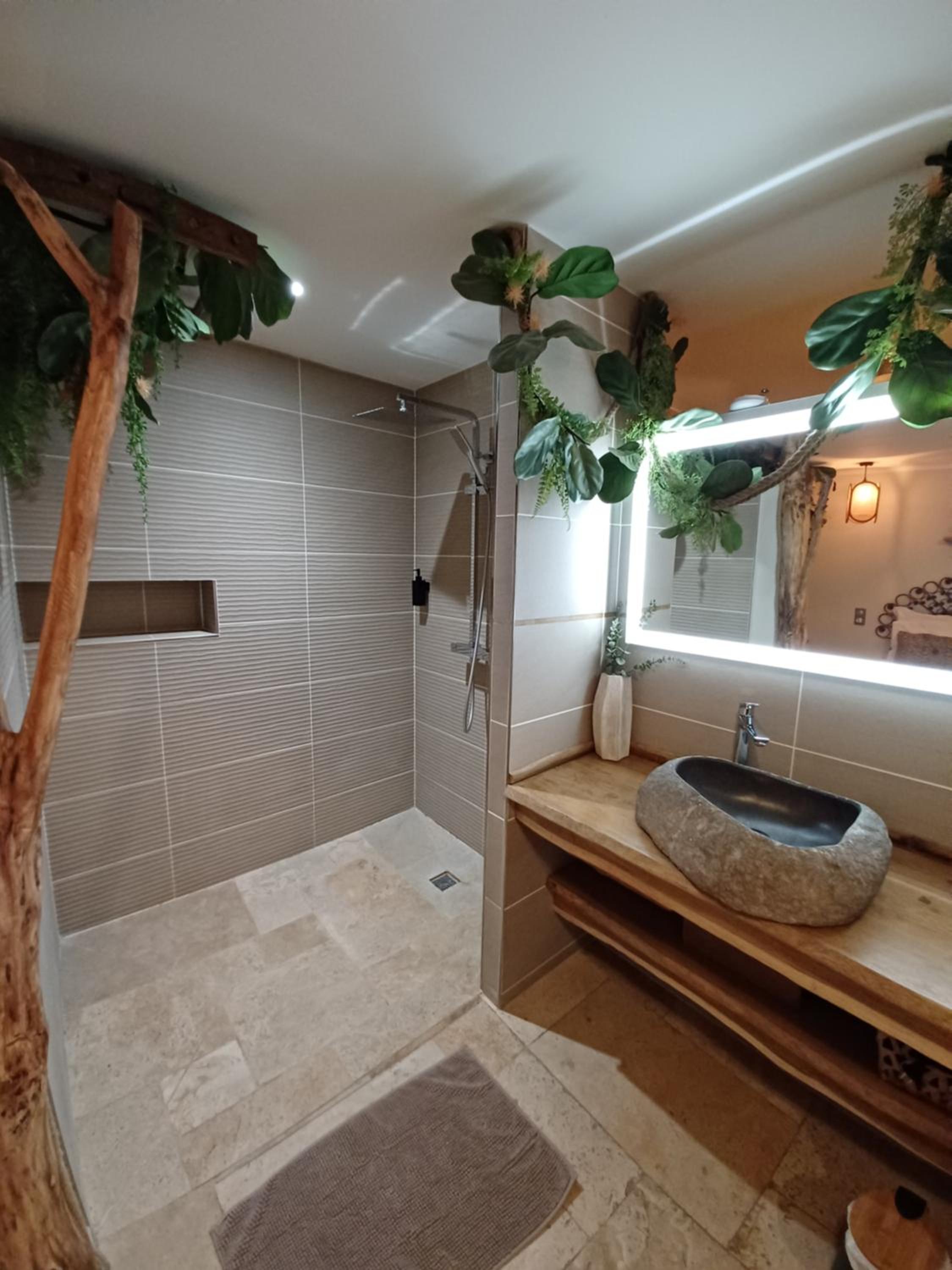Hébergement insolite avec jacuzzi privatif Millau, photo 26