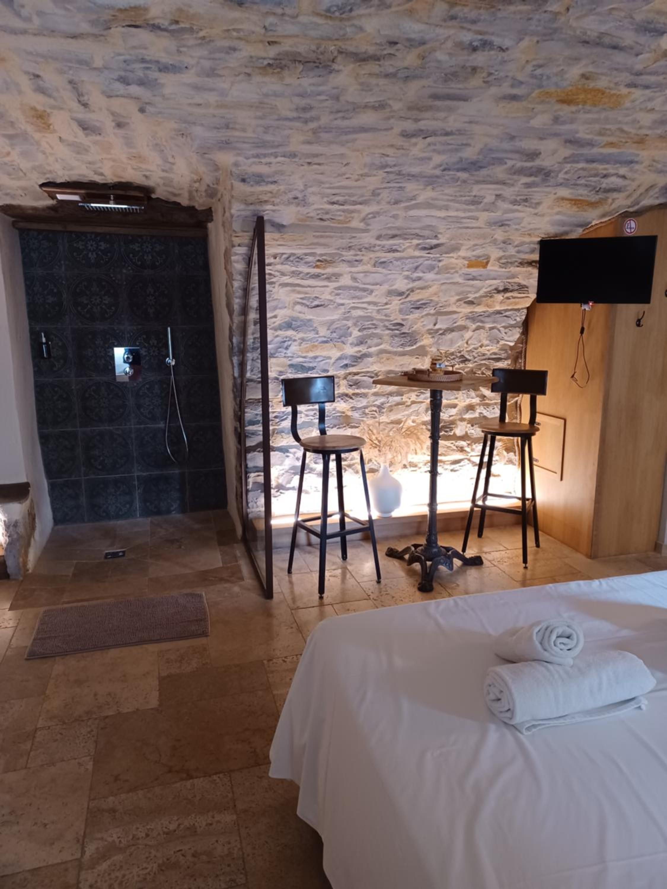 Hébergement insolite avec jacuzzi privatif Millau, photo 32