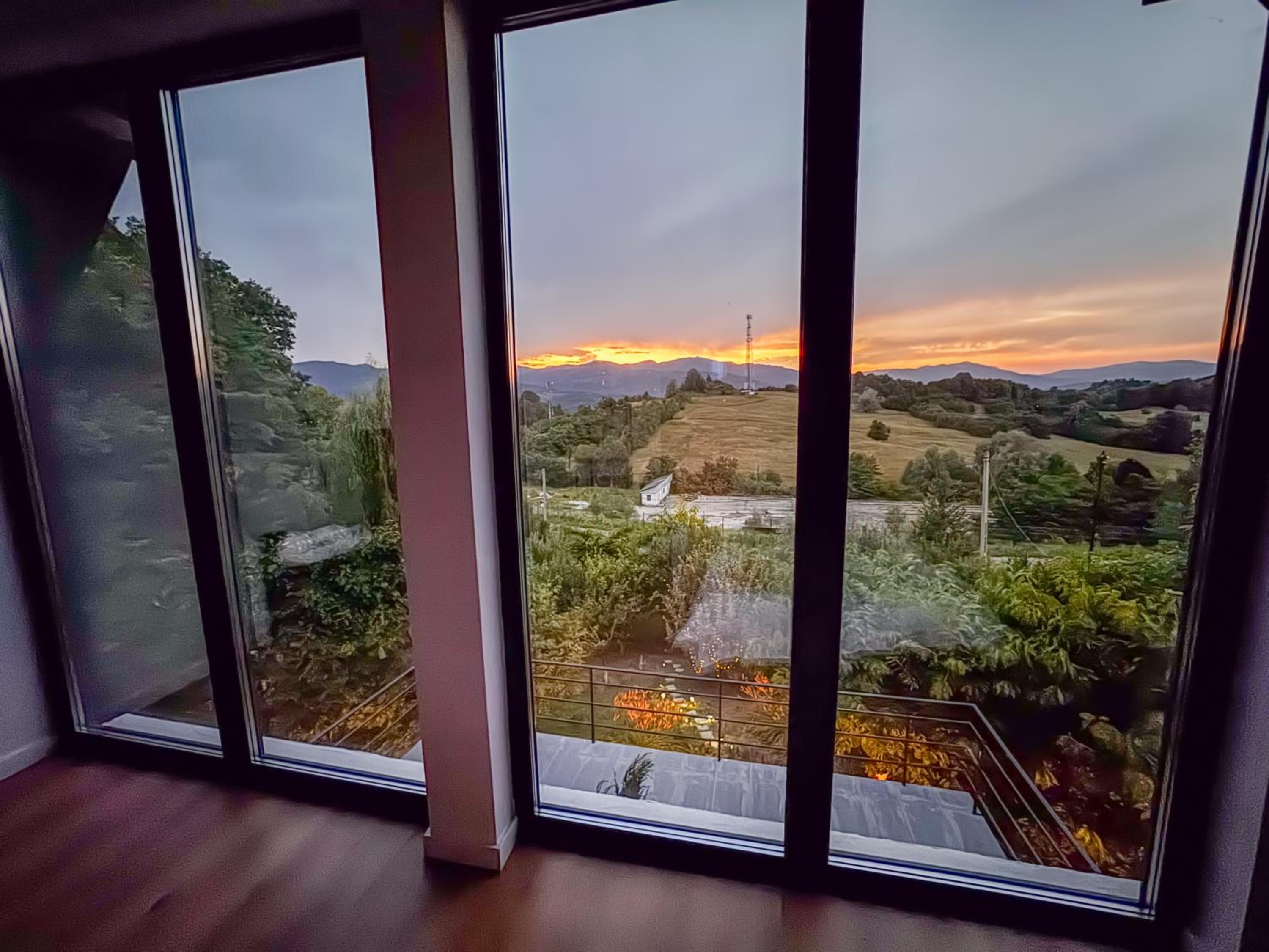 Sunset Hills Chalet