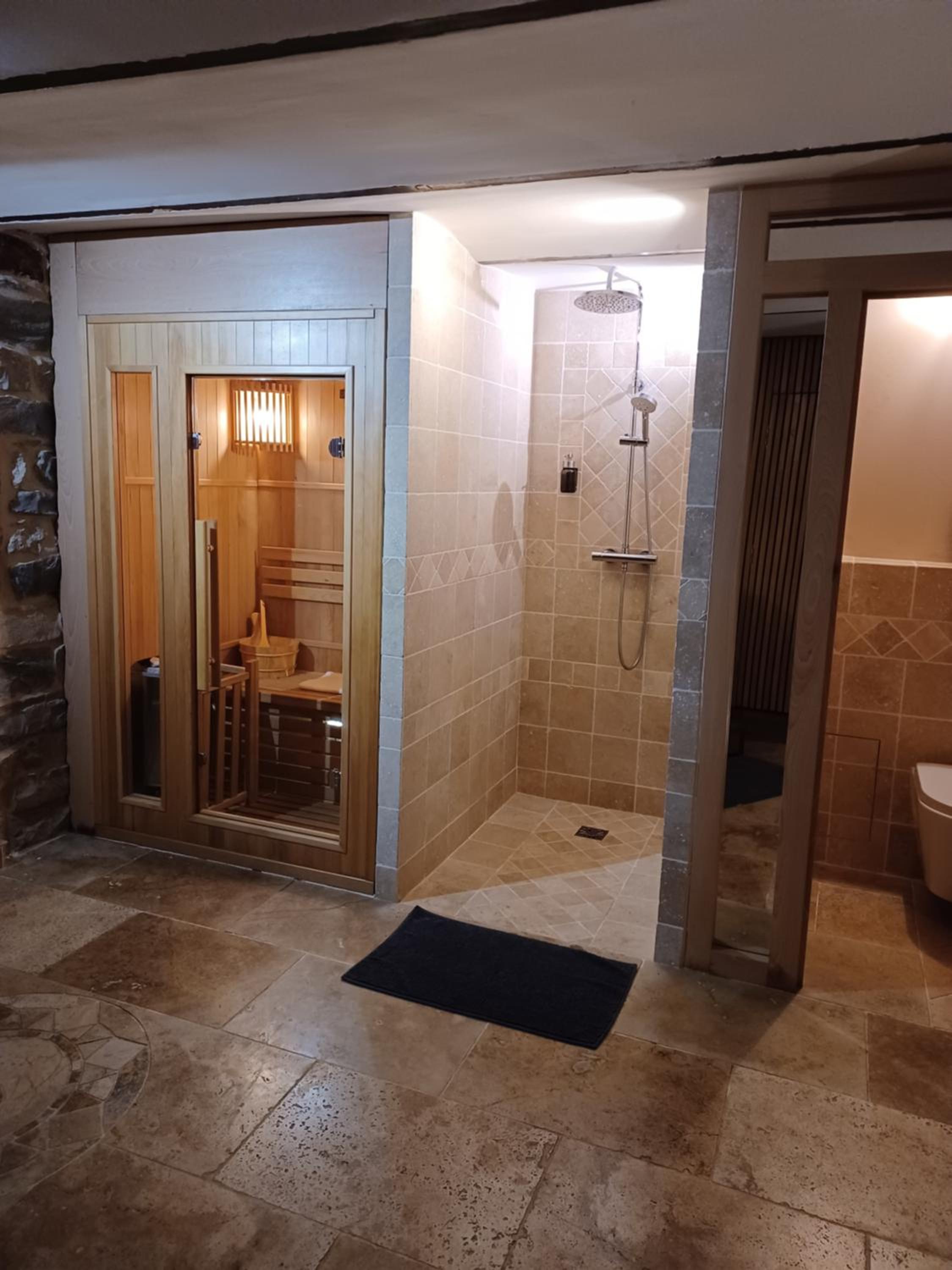 Hébergement insolite avec jacuzzi privatif Millau, photo 25